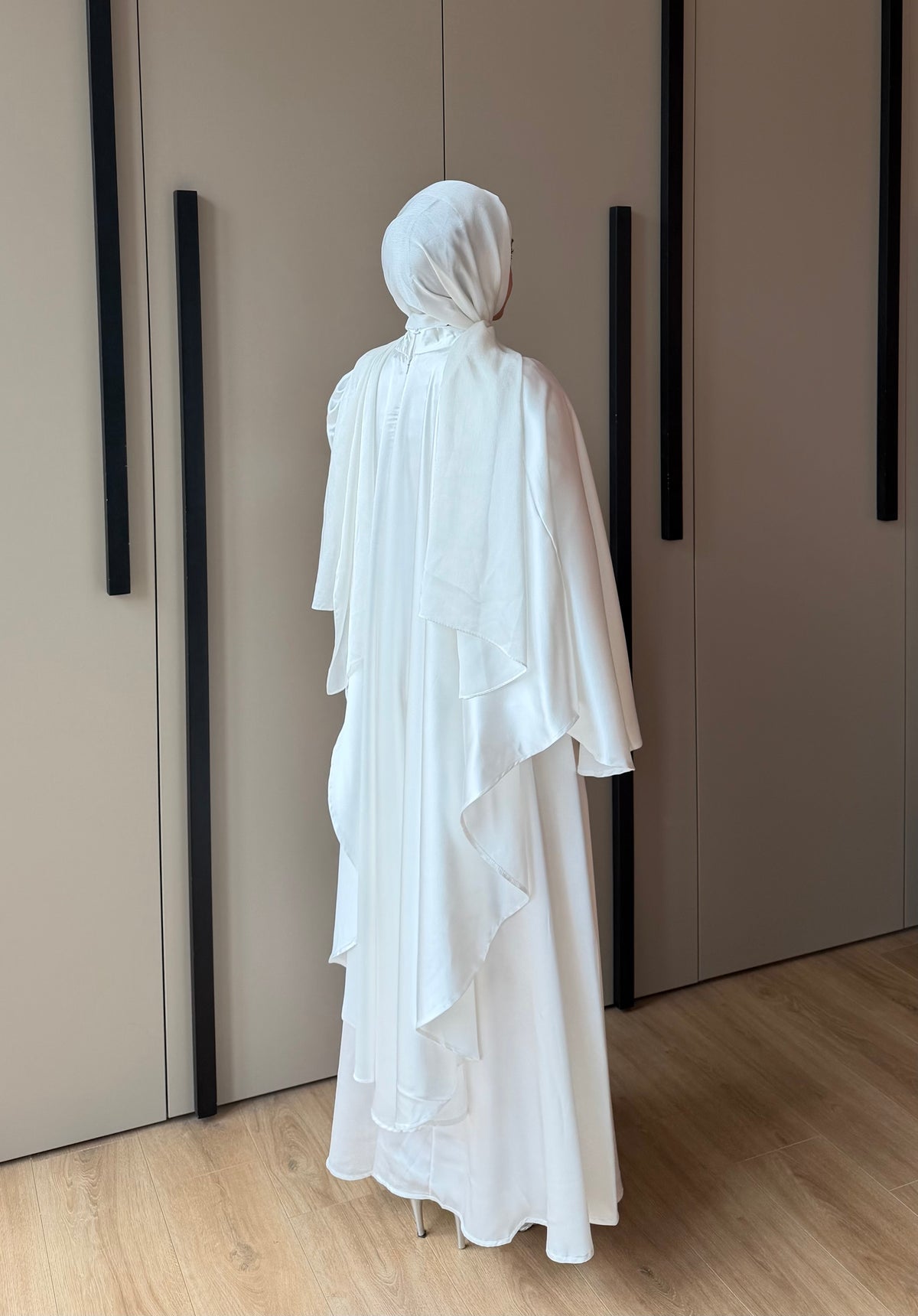 Swan Saten Elbise Beyaz