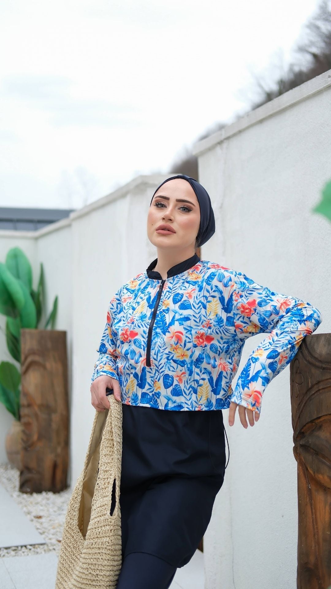 Yarım Dijital Baskılı Tesettür Mayo Renk - Lacivert-Renkli Çiçek Desenli