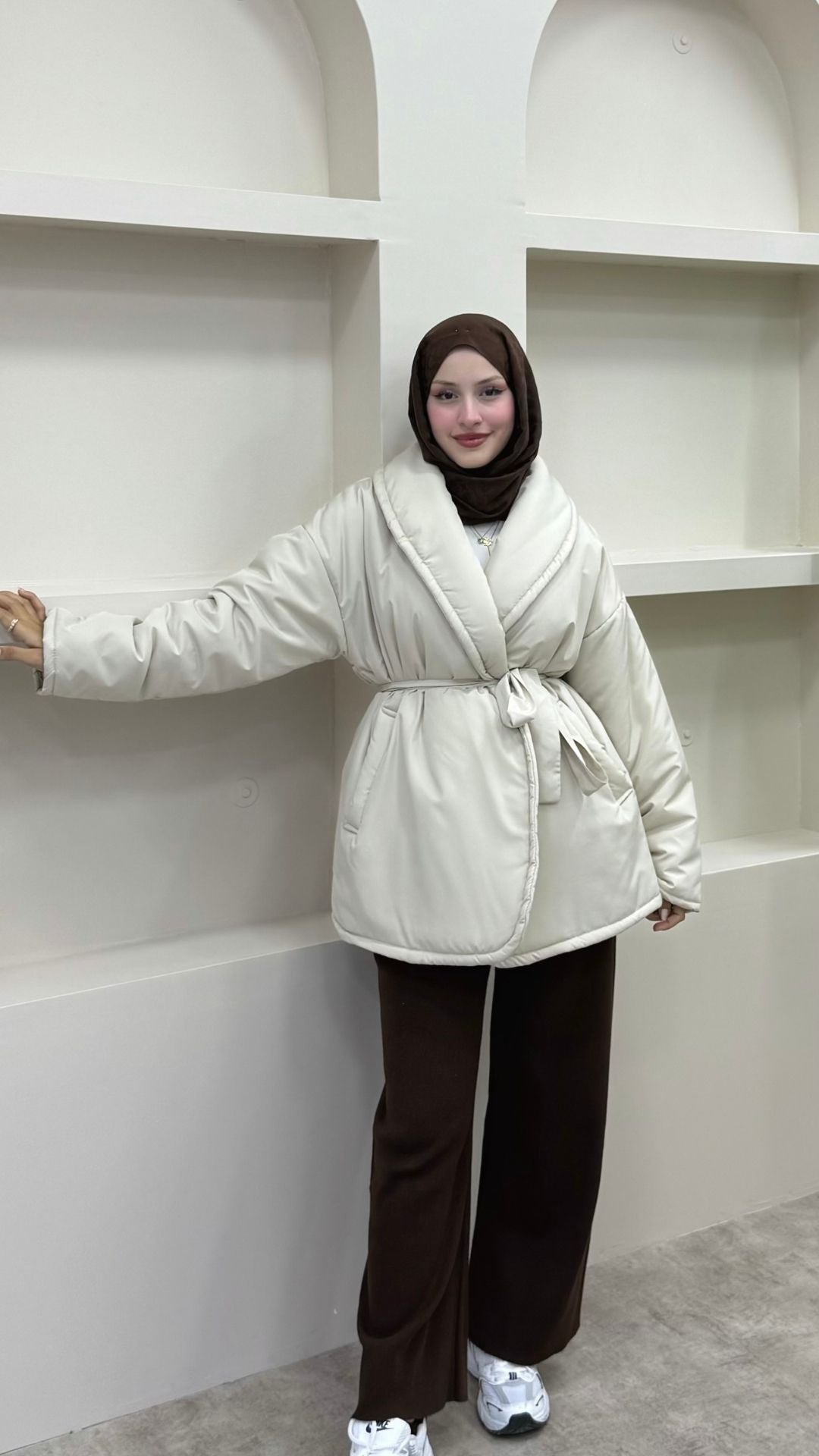 Şal Yaka Kemerli Mont Krem