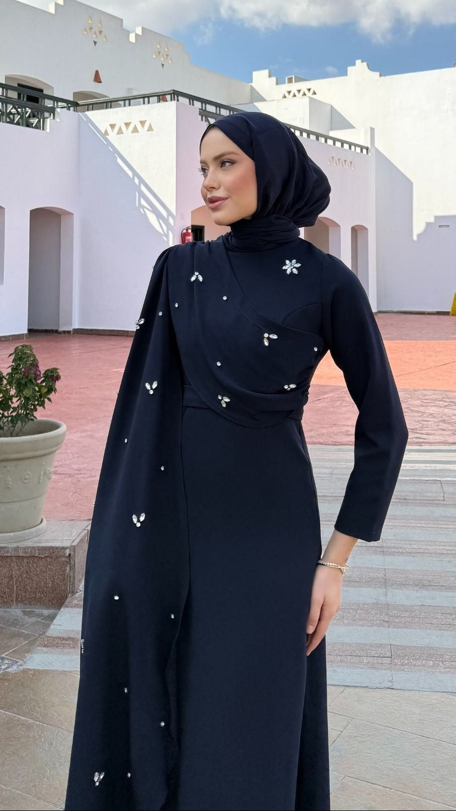 Linda Taş Detaylı Uzun Abiye Lacivert