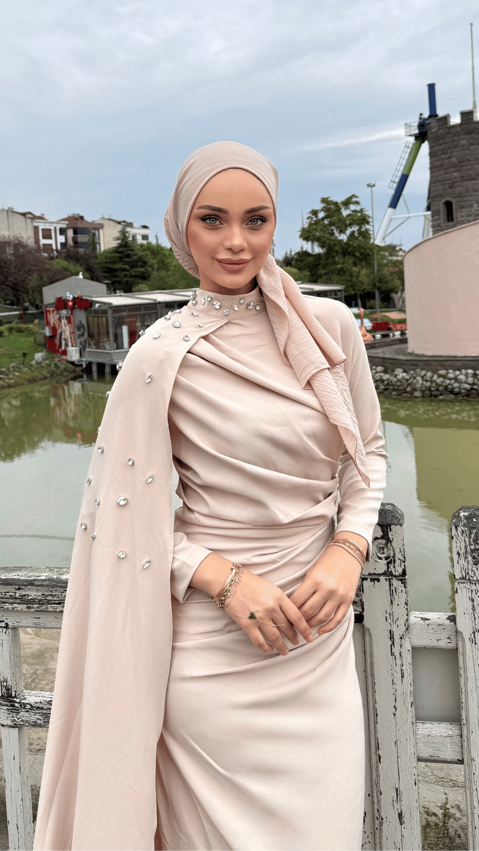 Serena Taşlı Abiye Krem