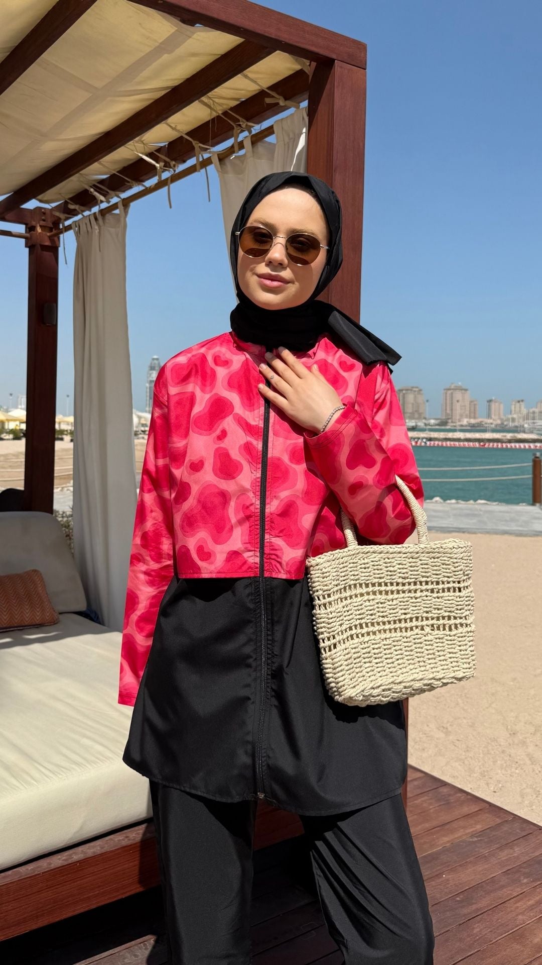 Doha Paraşüt Kumaş 3'lü Tam Kapalı Tesettür Mayo Siyah Benekli Fuşya Desen