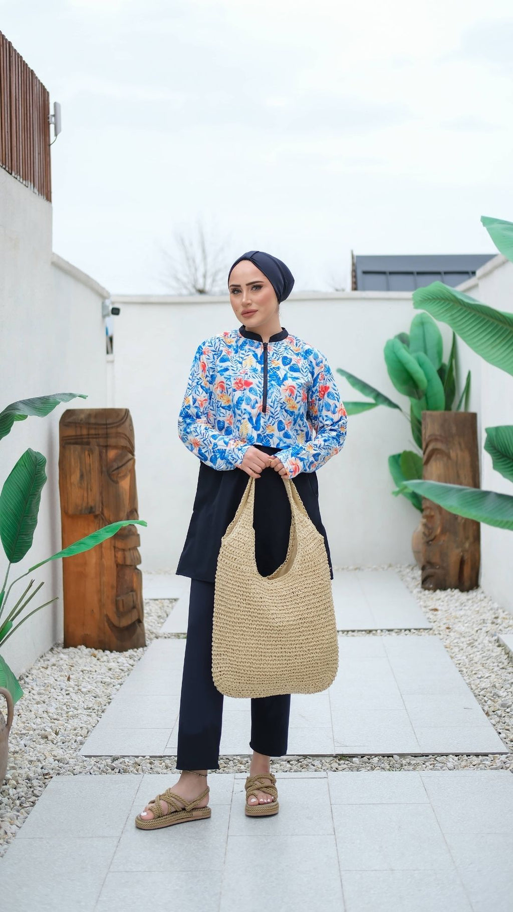 Yarım Dijital Baskılı Tesettür Mayo Renk - Lacivert-Renkli Çiçek Desenli