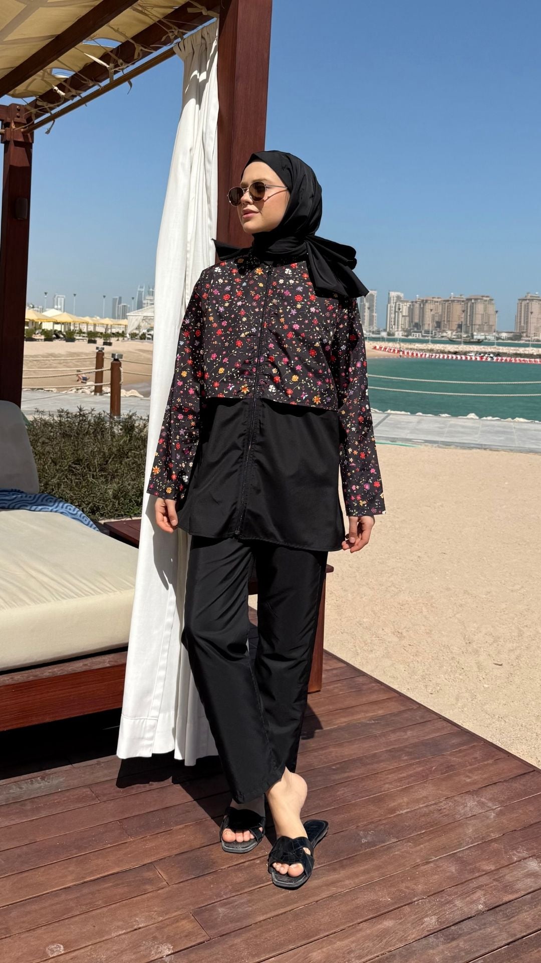 Doha Paraşüt Kumaş 3'lü Tam Kapalı Tesettür Mayo Siyah Koyu Çiçek Desen