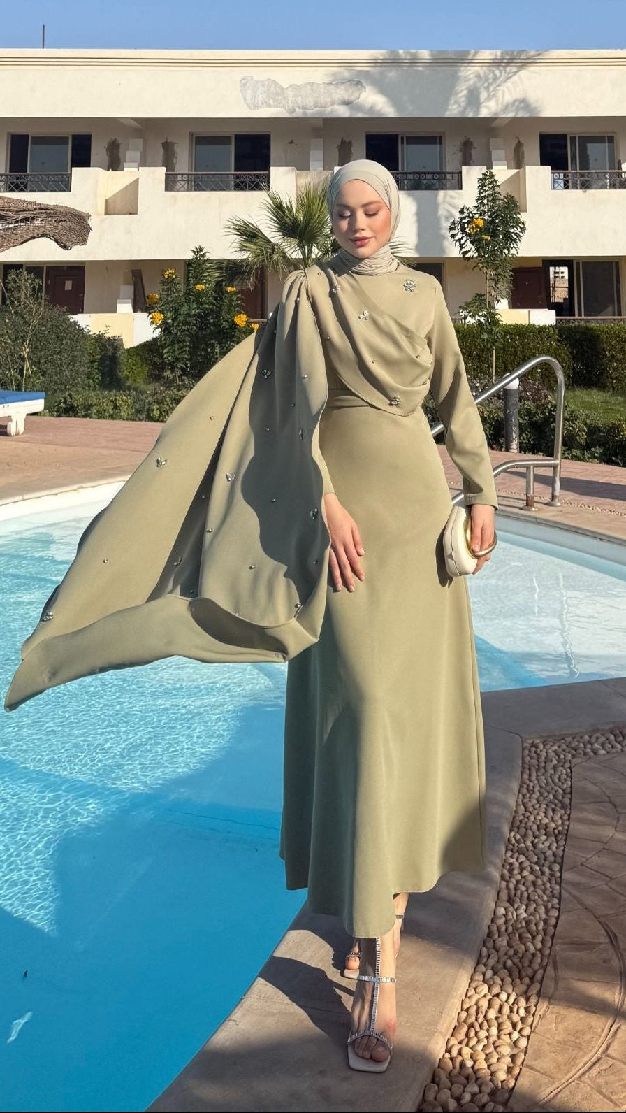 Linda Taş Detaylı Uzun Abiye Yeşil