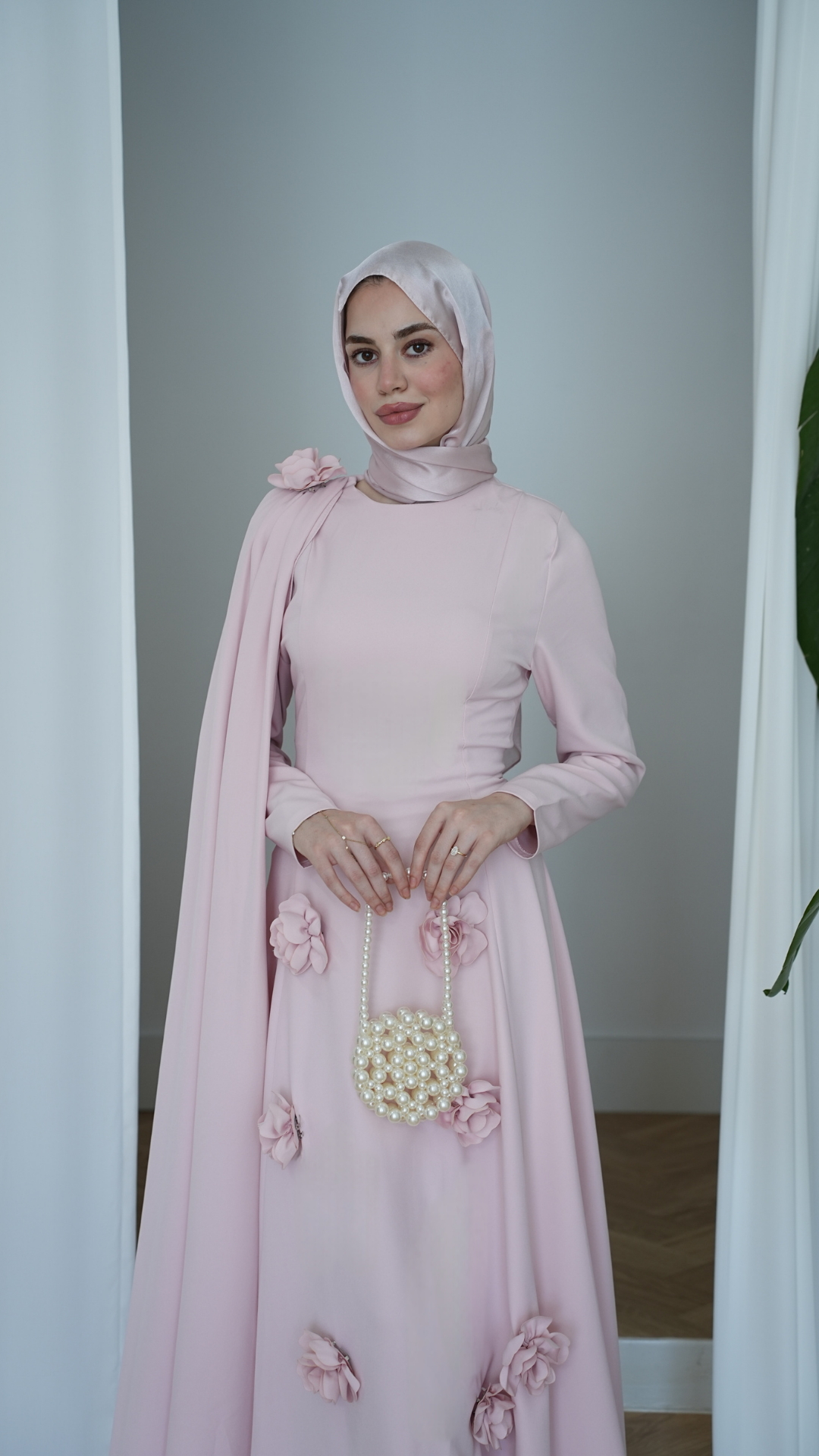 Seyyar Güllü Pelerinli Abiye Pembe