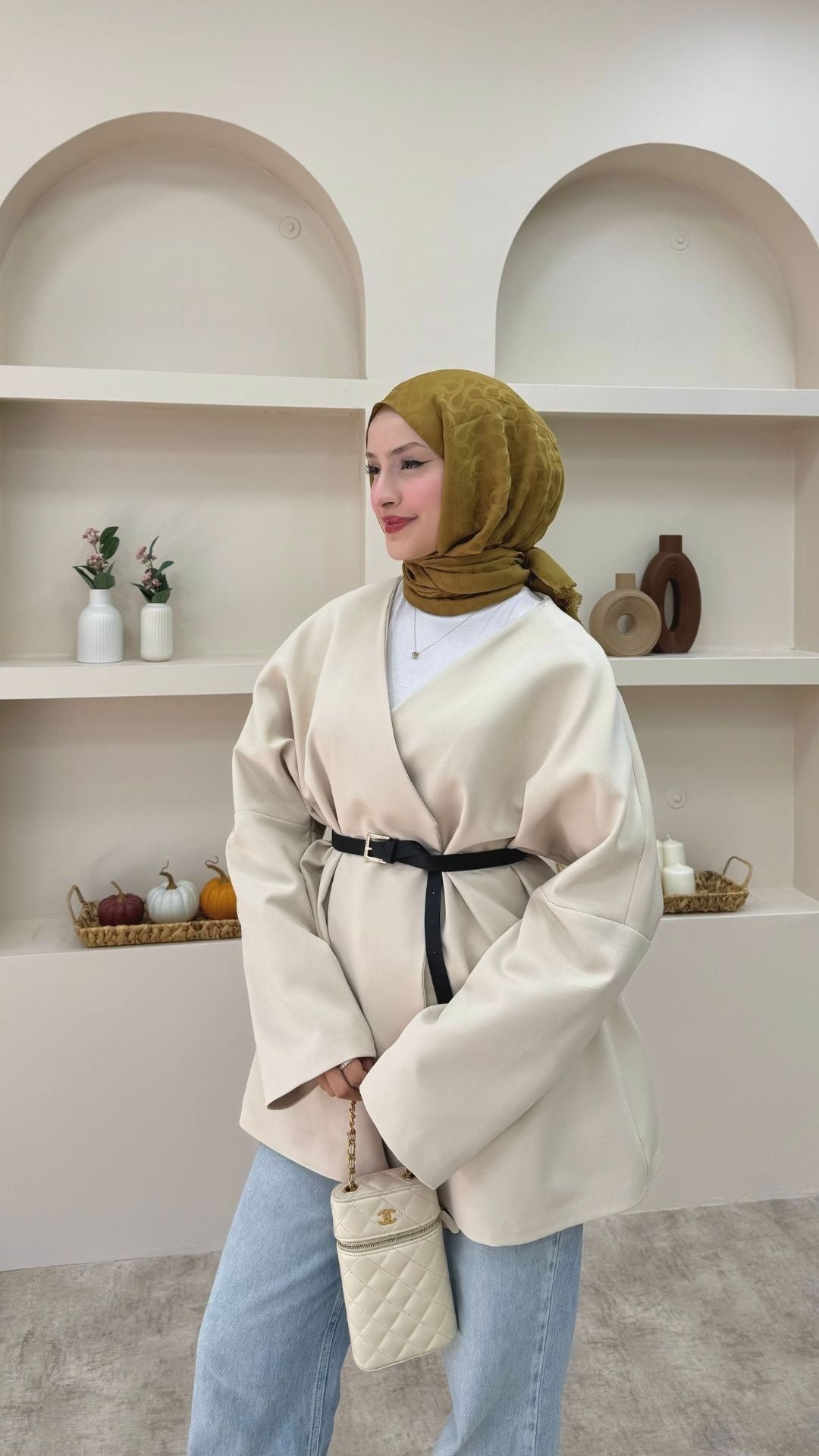 Kruvaze Yaka Kemerli Blazer Ceket Krem