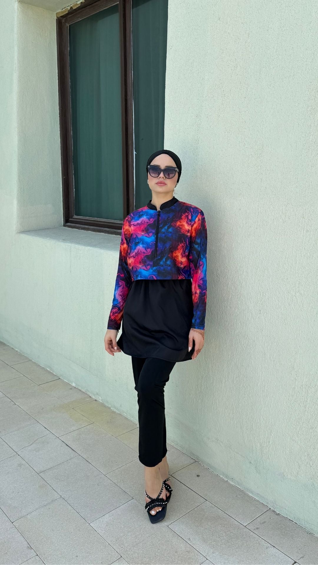 Yarım Dijital Baskılı Tesettür Mayo Renk - Siyah-Mor Desen