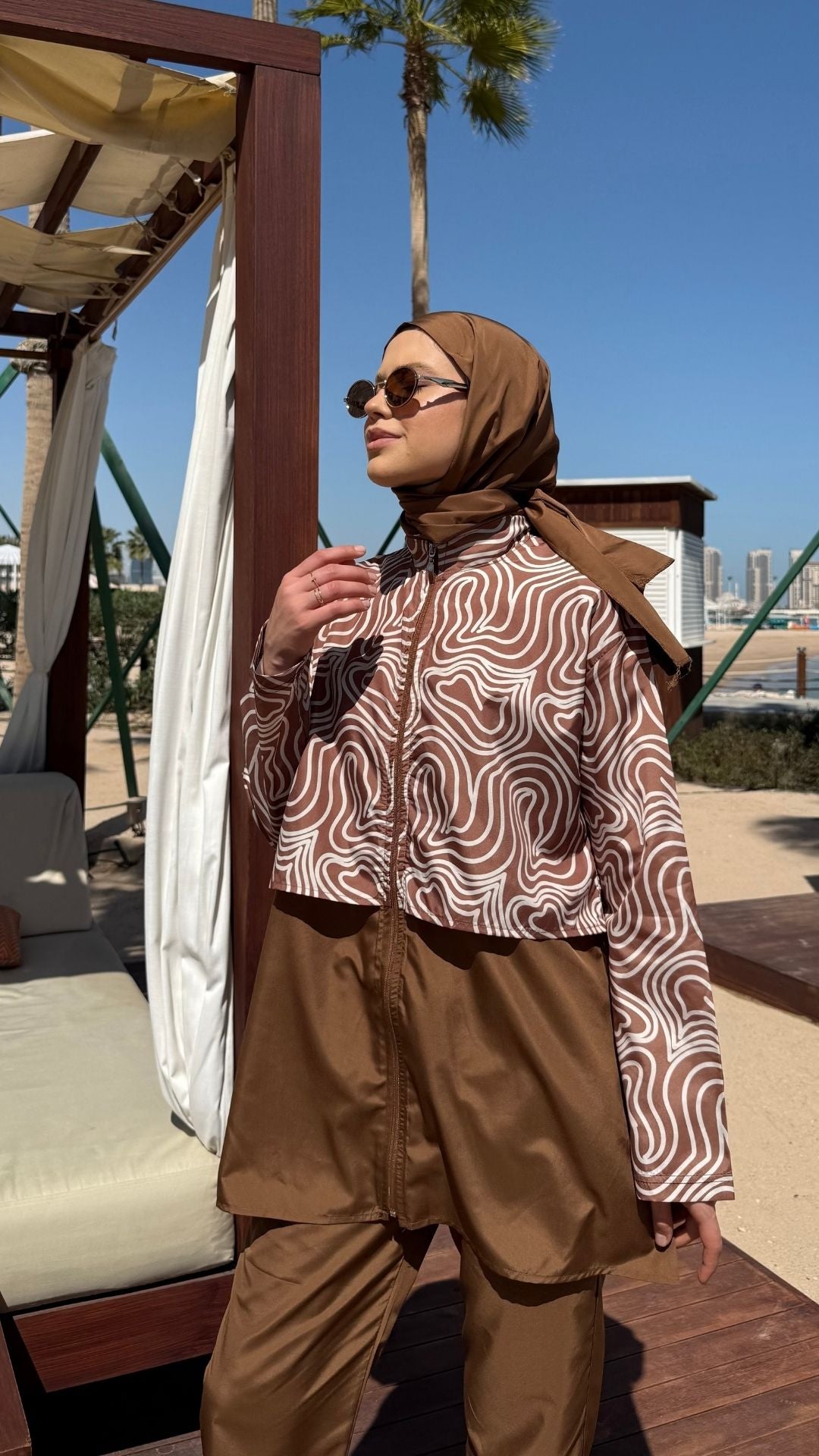 Doha Paraşüt Kumaş 3'lü Tam Kapalı Tesettür Mayo Kahverengi Çizgi Desen