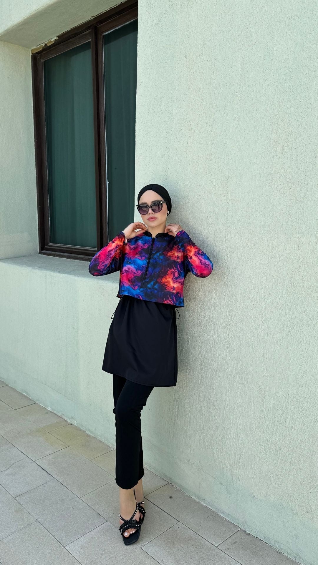 Yarım Dijital Baskılı Tesettür Mayo Renk - Siyah-Mor Desen