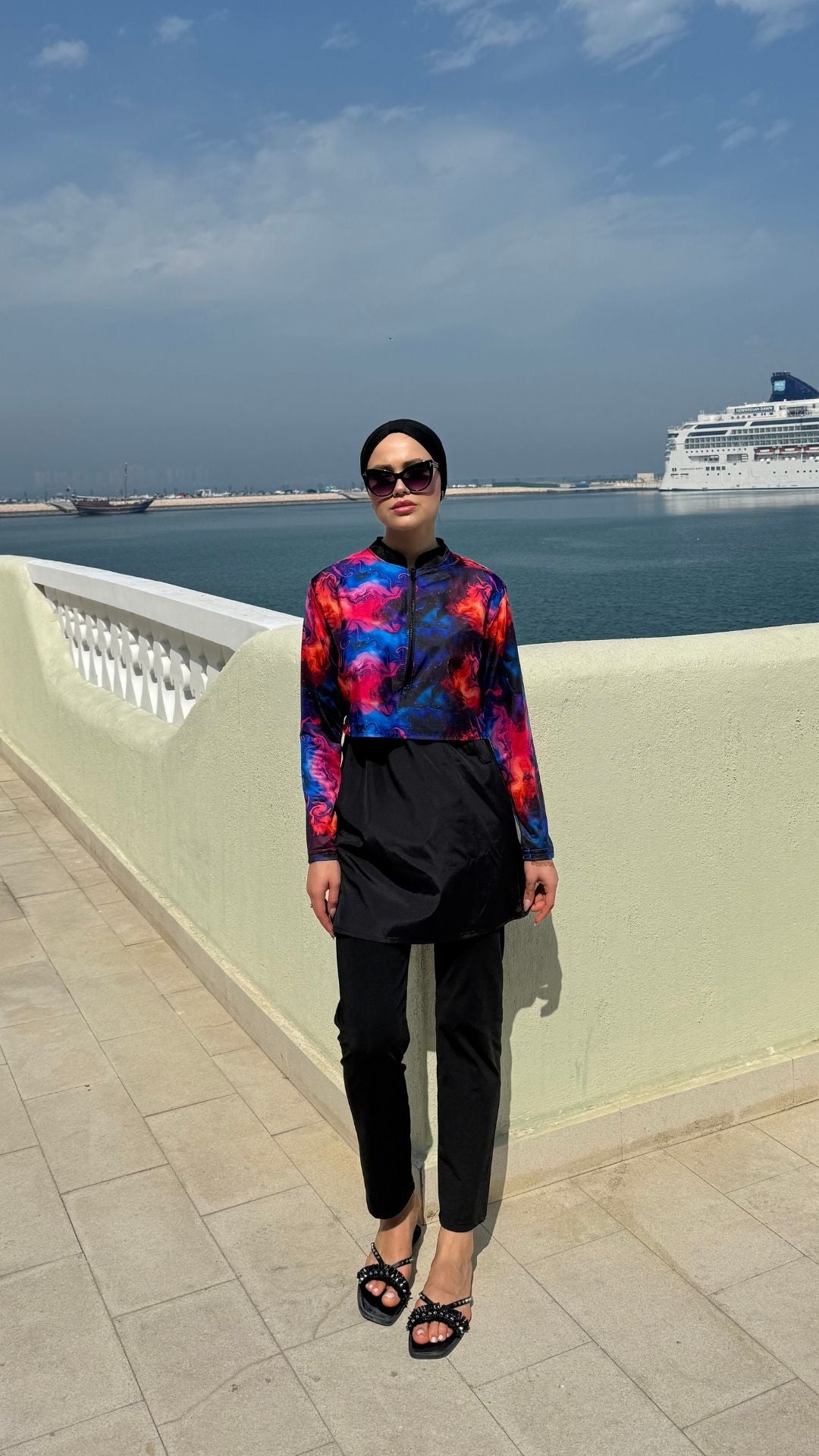 Yarım Dijital Baskılı Tesettür Mayo Renk - Siyah-Mor Desen