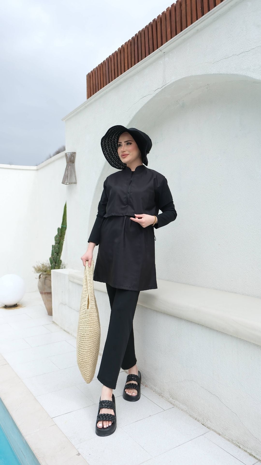 Yarım Dijital Baskılı Tesettür Mayo Renk -  Siyah