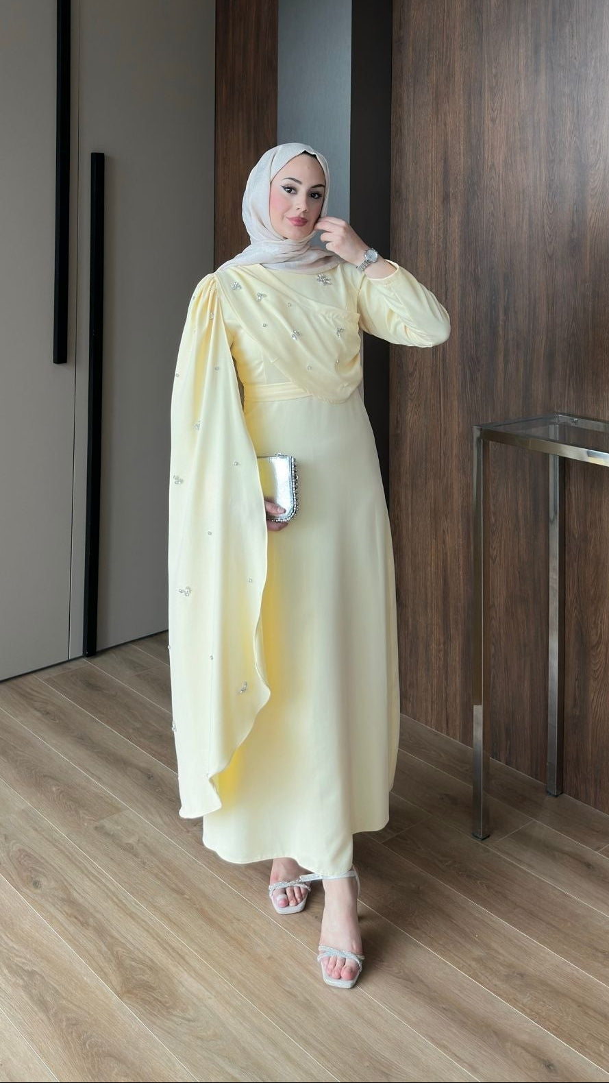 Linda Taş Detaylı Uzun Abiye Sarı