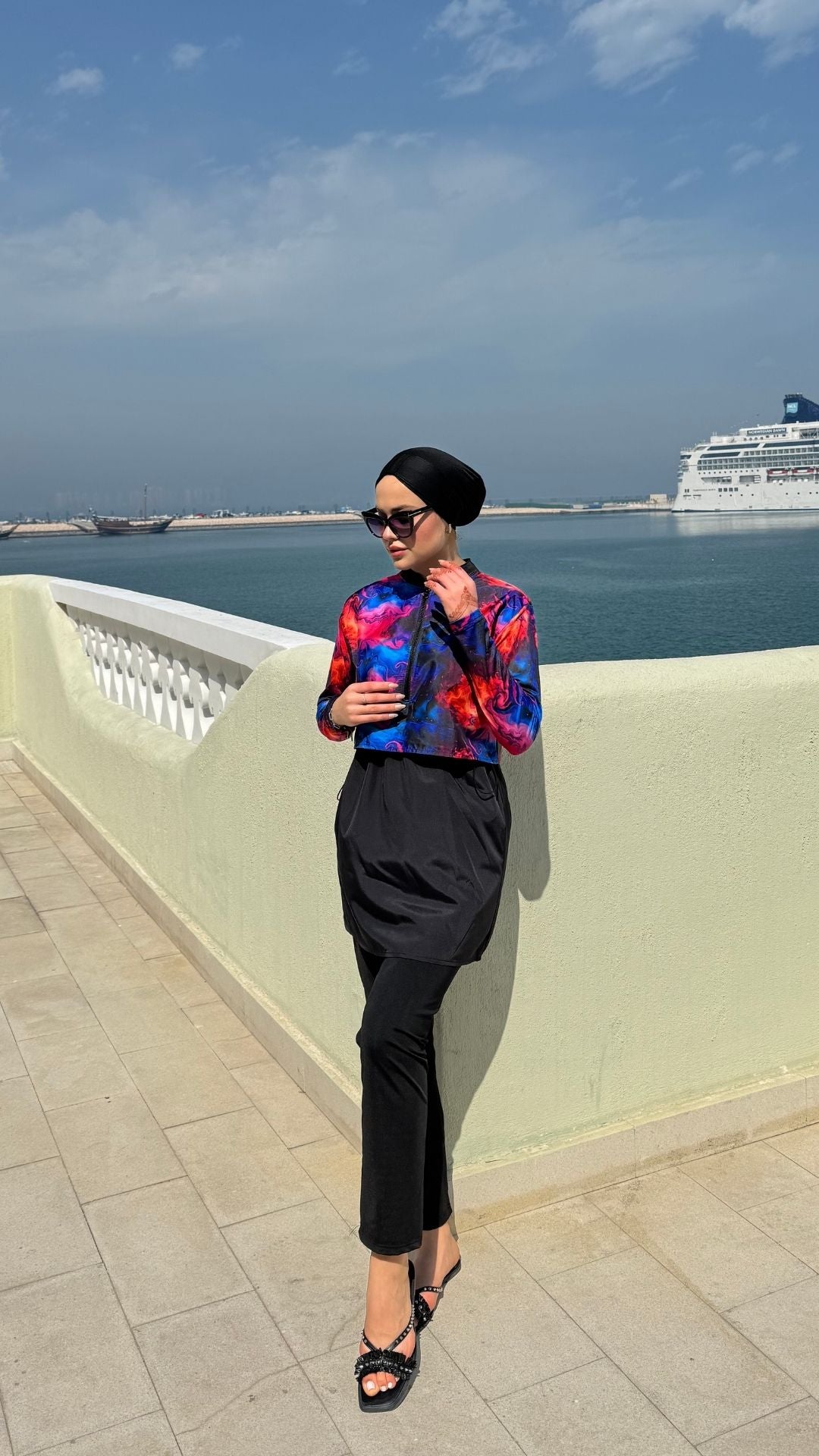 Yarım Dijital Baskılı Tesettür Mayo Renk - Siyah-Mor Desen