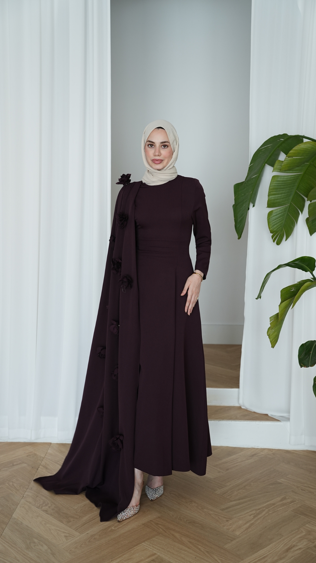 Seyyar Güllü Pelerinli Abiye Mürdüm