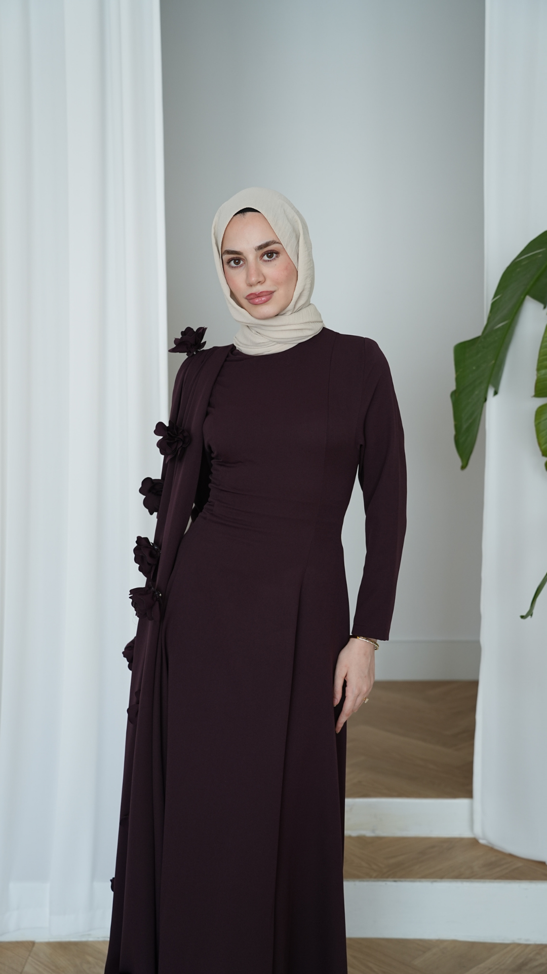 Seyyar Güllü Pelerinli Abiye Mürdüm