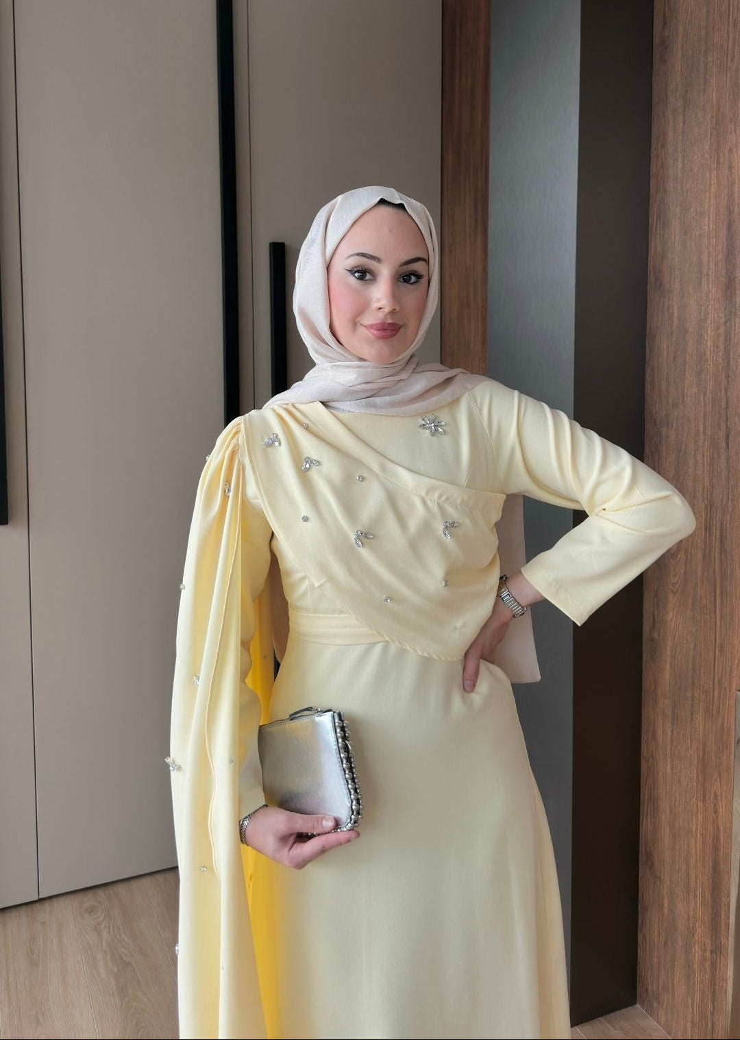 Linda Taş Detaylı Uzun Abiye Sarı