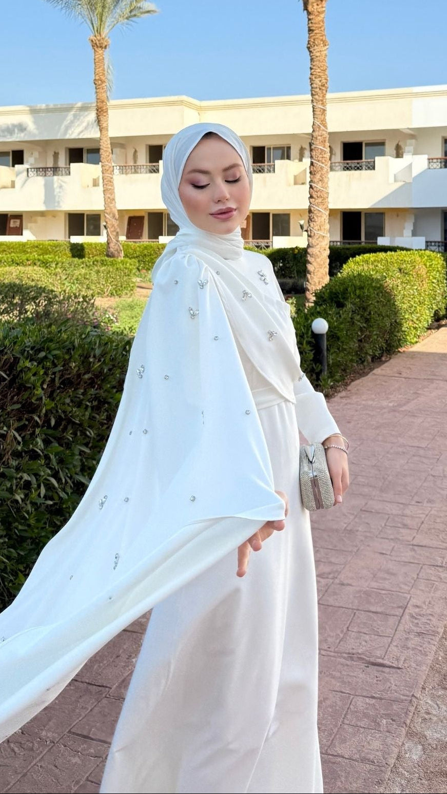 Linda Taş Detaylı Uzun Abiye Beyaz