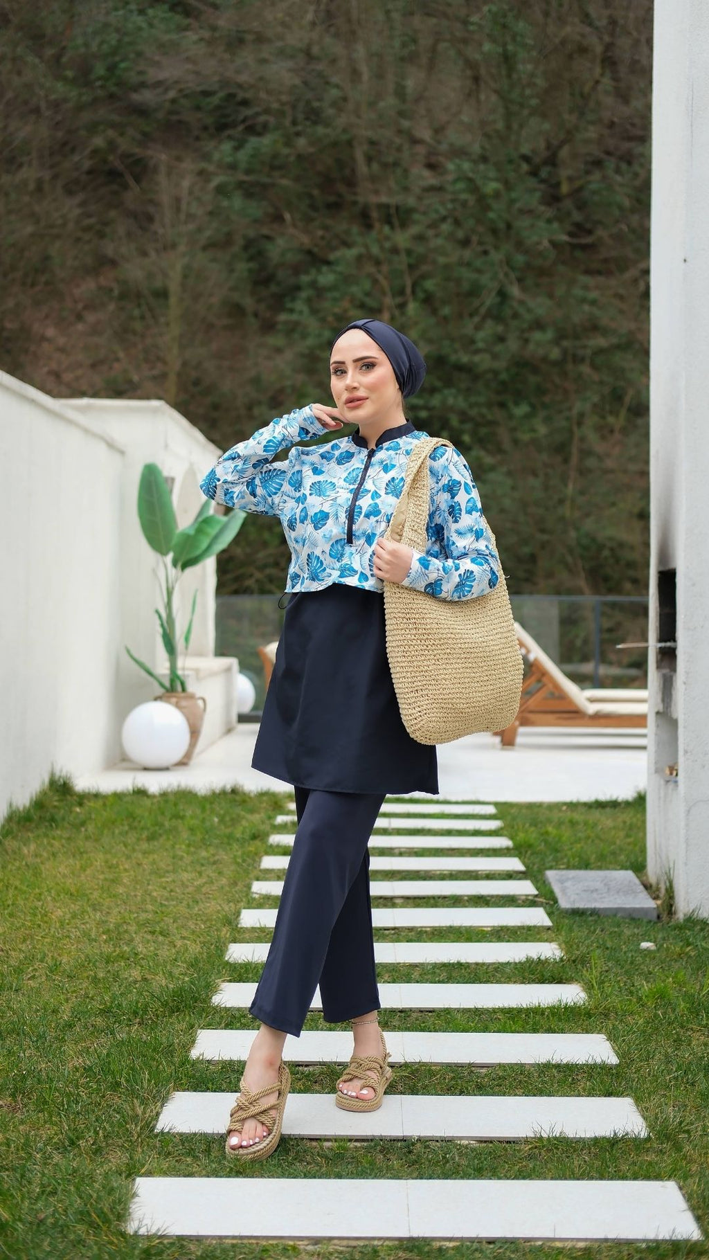 Yarım Dijital Baskılı Tesettür Mayo Renk -  Lacivert-Mavi Çiçek Desenli