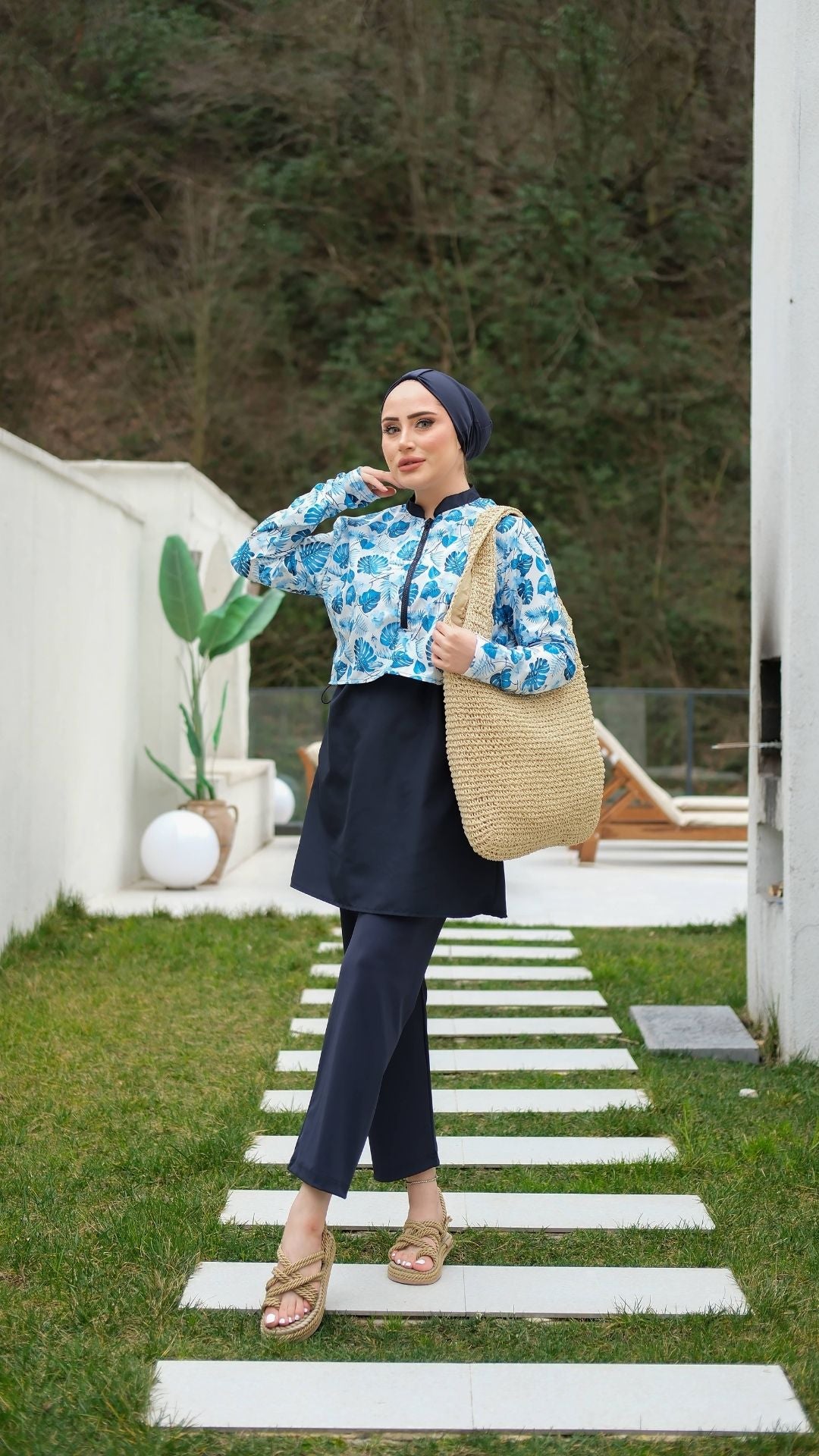 Yarım Dijital Baskılı Tesettür Mayo Renk -  Lacivert-Mavi Çiçek Desenli