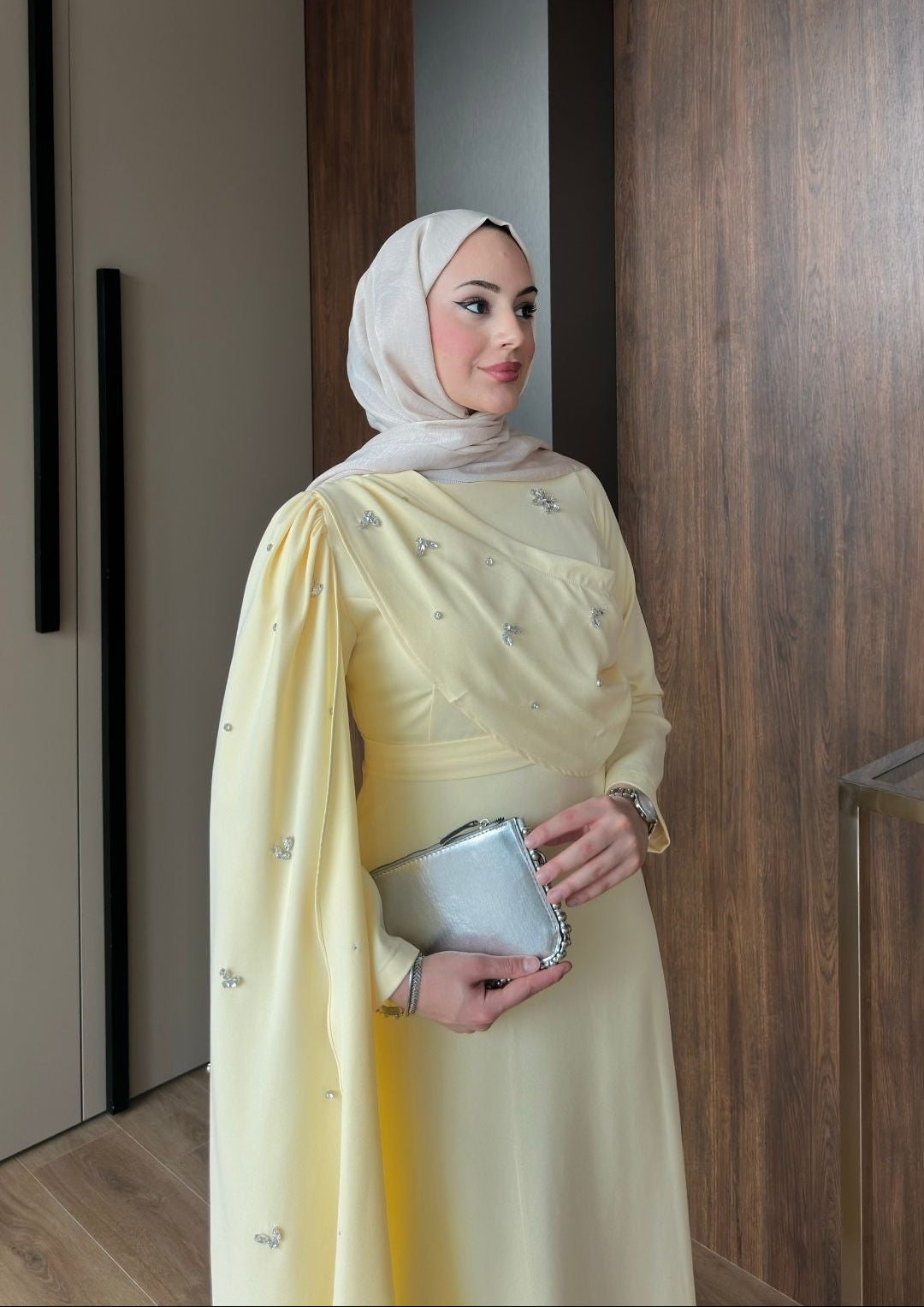 Linda Taş Detaylı Uzun Abiye Sarı