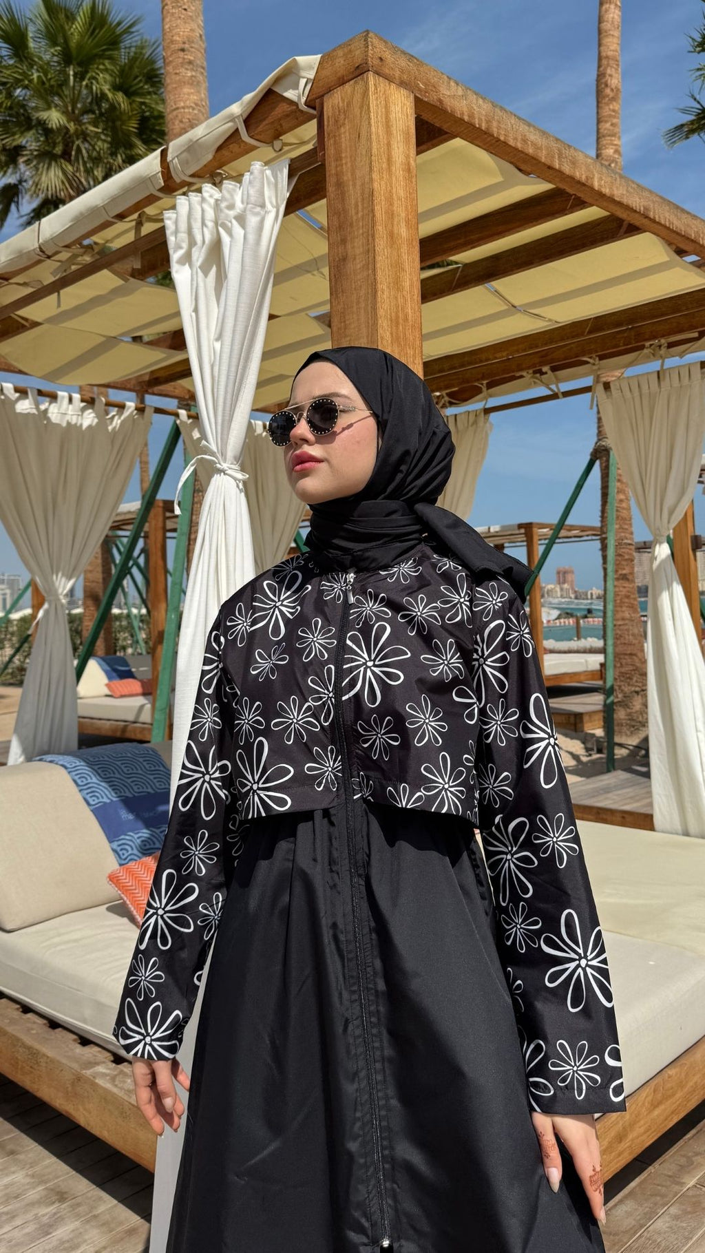 Desenli Paraşüt Kumaş Uzun Tesettür Mayo Siyah