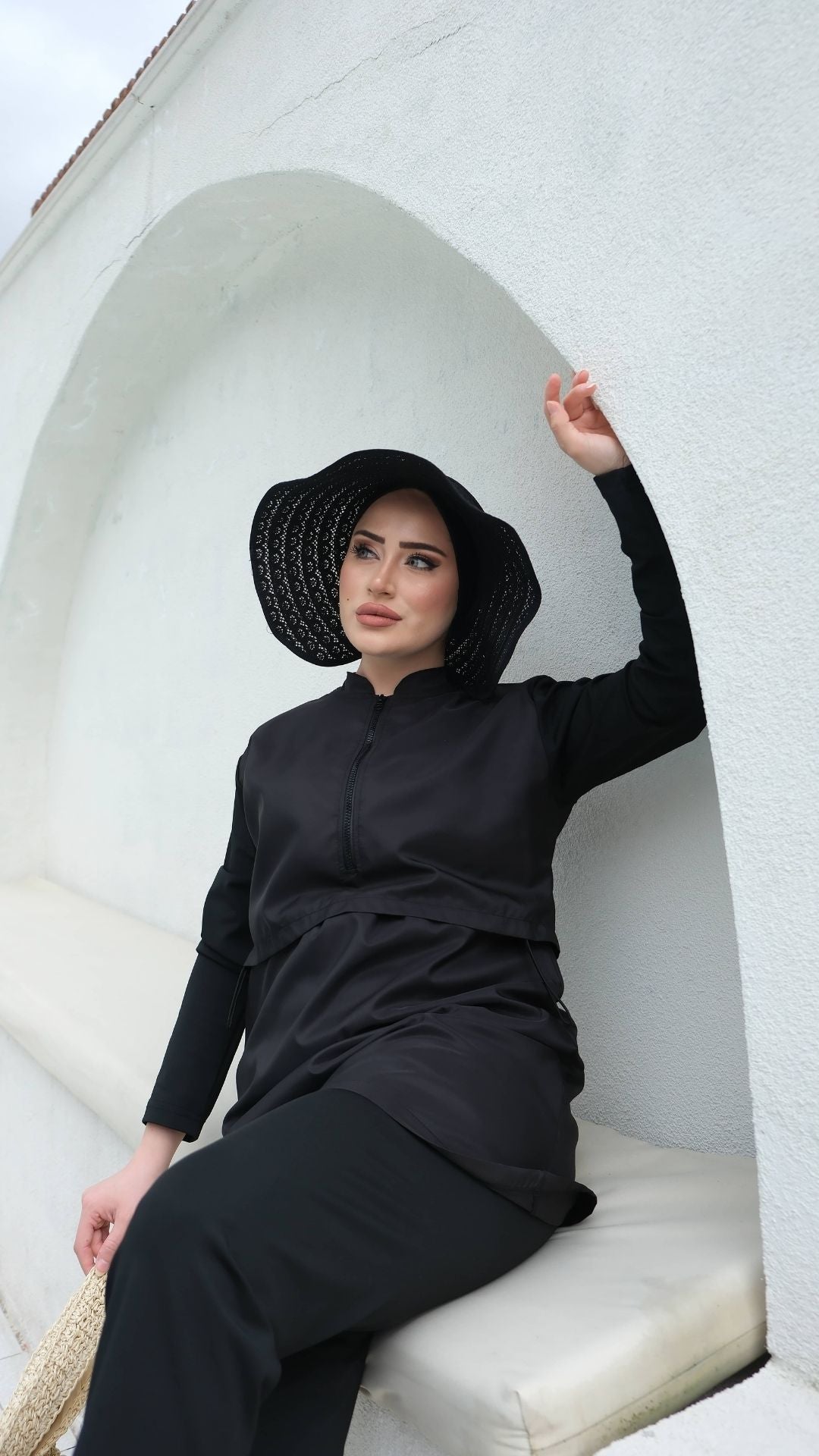 Yarım Dijital Baskılı Tesettür Mayo Renk -  Siyah