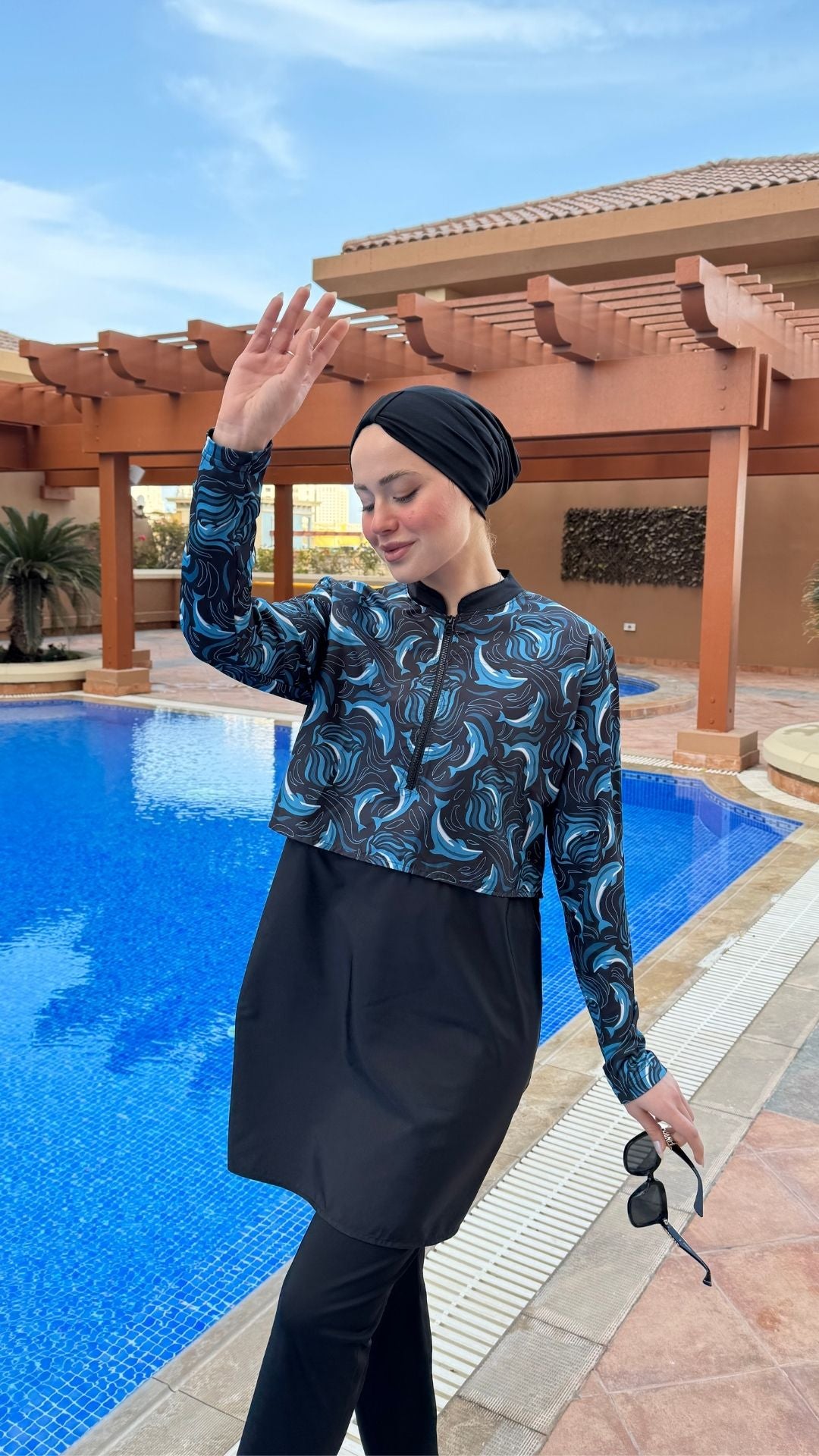 Yarım Dijital Baskılı Tesettür Mayo Renk - Siyah-Yunus Balığı Desen 2