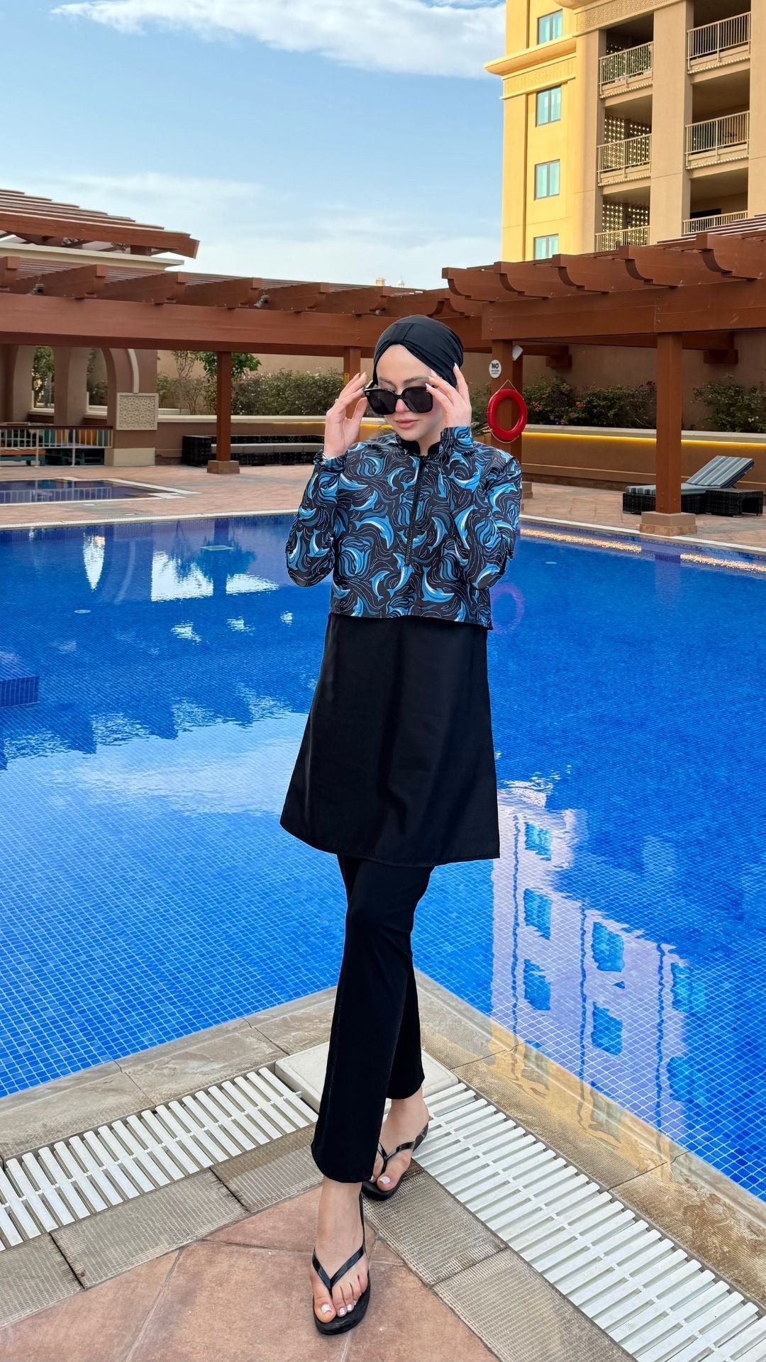 Yarım Dijital Baskılı Tesettür Mayo Renk - Siyah-Yunus Balığı Desen 2