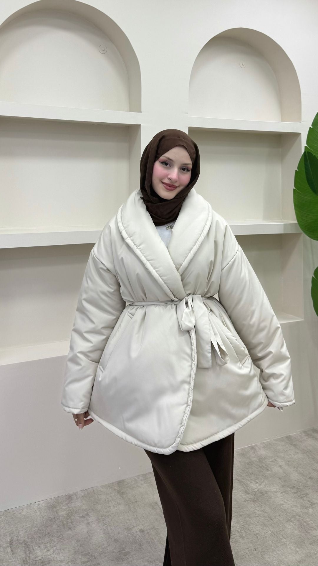 Şal Yaka Kemerli Mont Krem