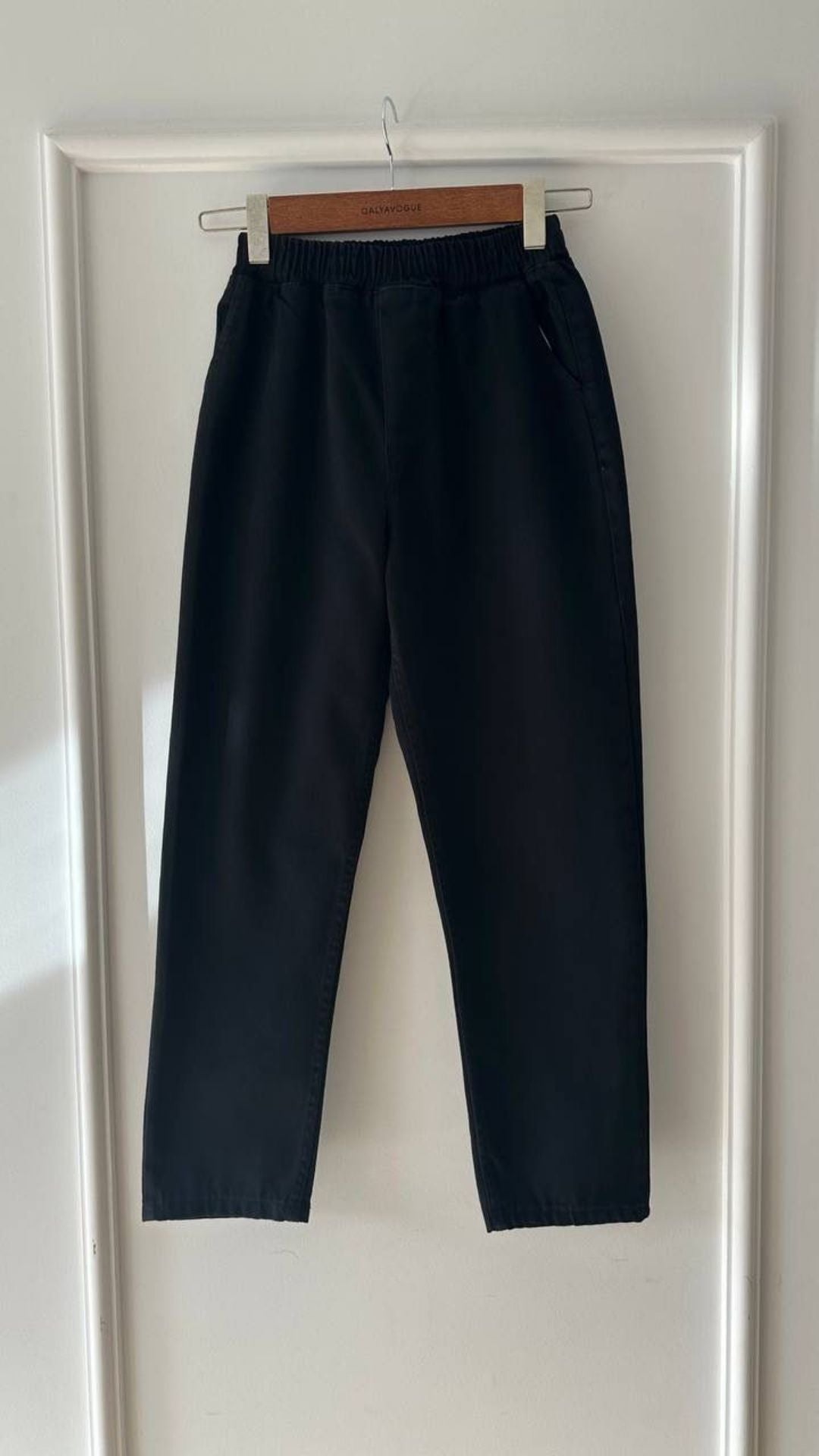 Beli Lastikli Geniş Kesim Mom Jeans Siyah