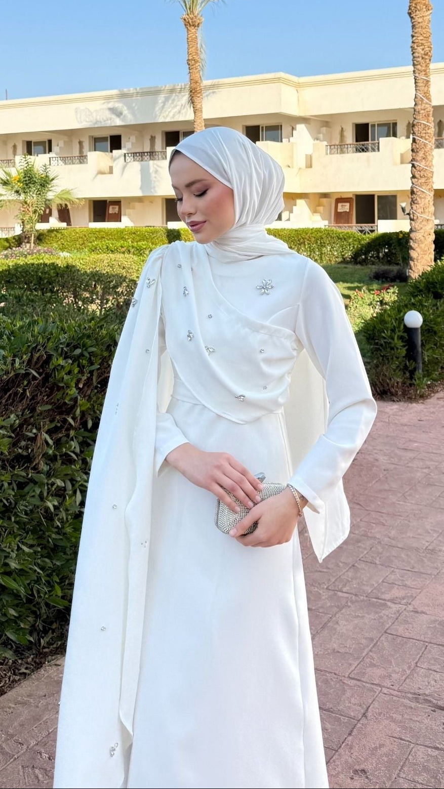 Linda Taş Detaylı Uzun Abiye Beyaz