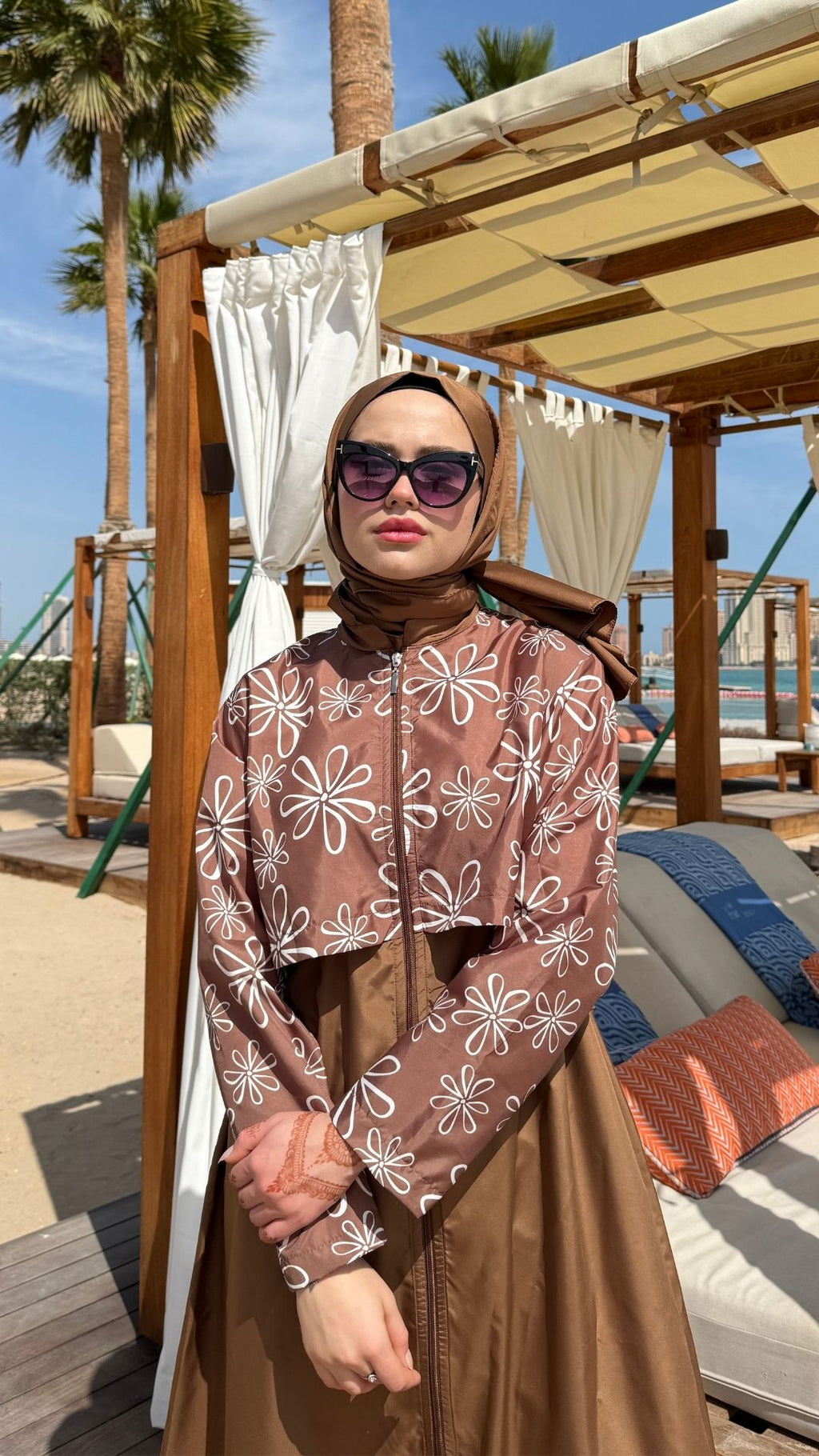 Desenli Paraşüt Kumaş Uzun Tesettür Mayo Kahverengi