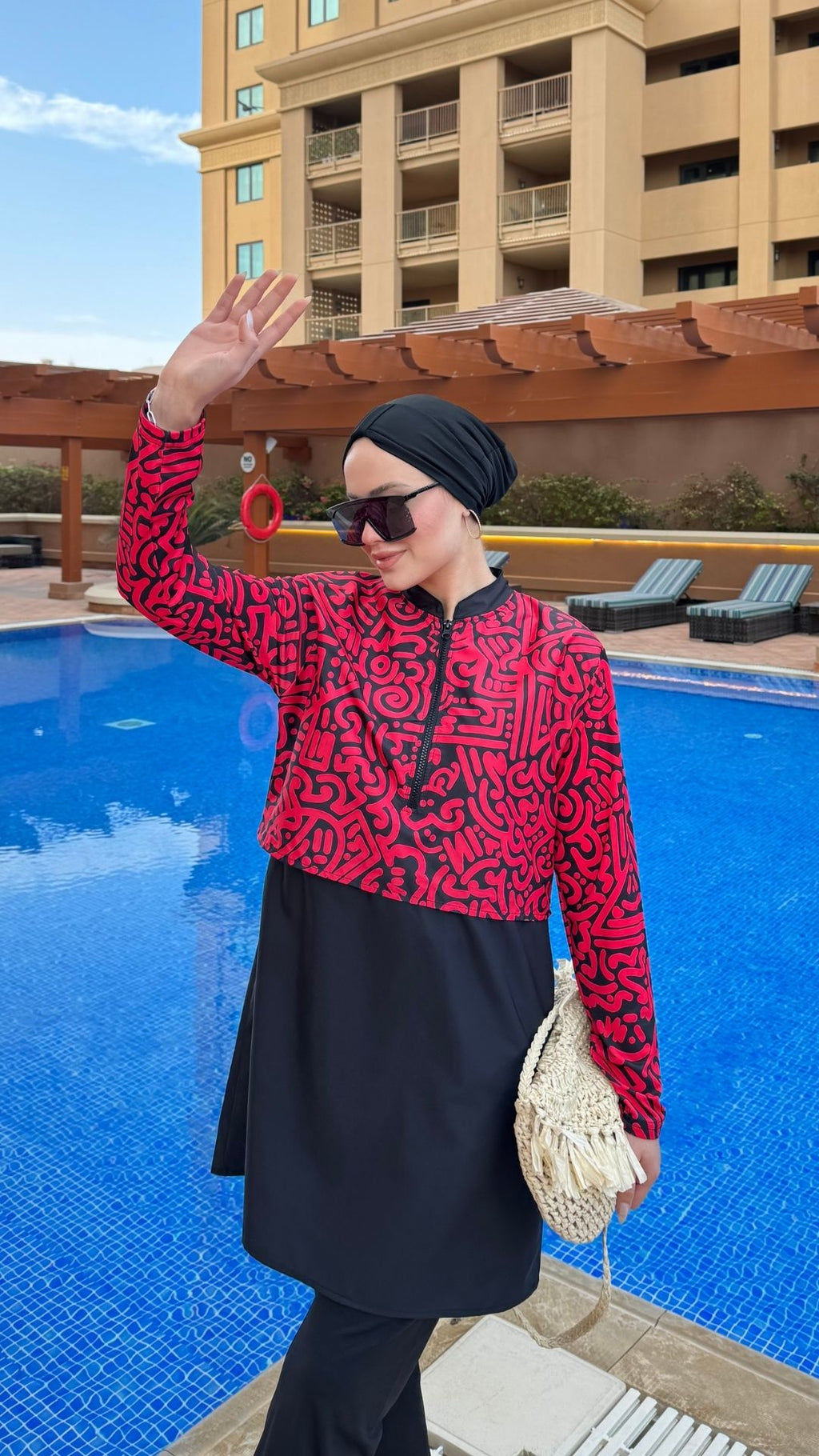 Yarım Dijital Baskılı Tesettür Mayo Renk - Siyah-Kırmızı 2