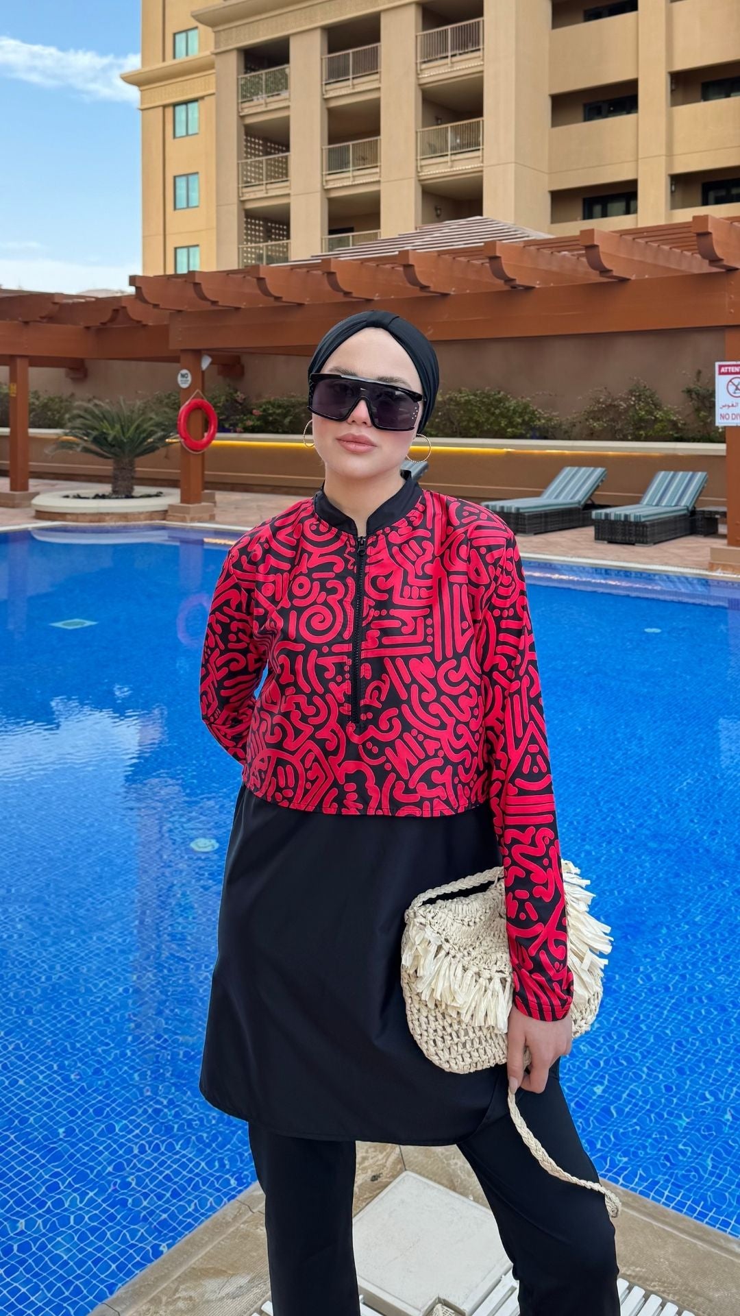 Yarım Dijital Baskılı Tesettür Mayo Renk - Siyah-Kırmızı 2