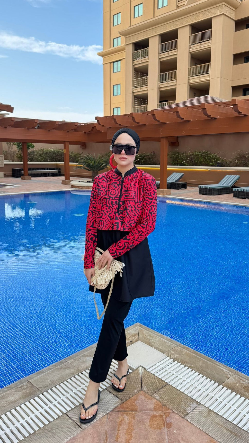 Yarım Dijital Baskılı Tesettür Mayo Renk - Siyah-Kırmızı 2