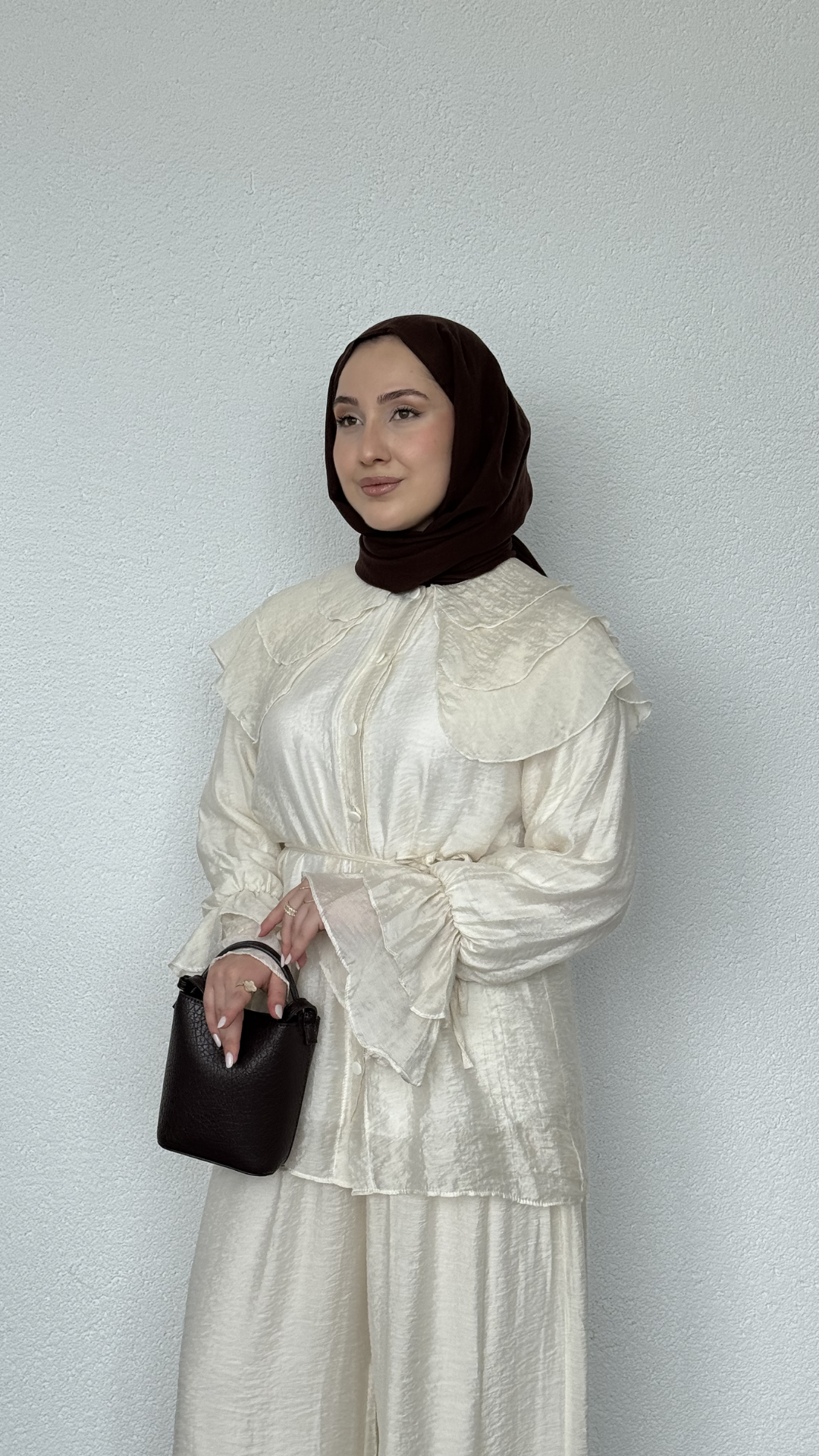 Bebe Yaka Salaş Pantolonlu Takım Krem