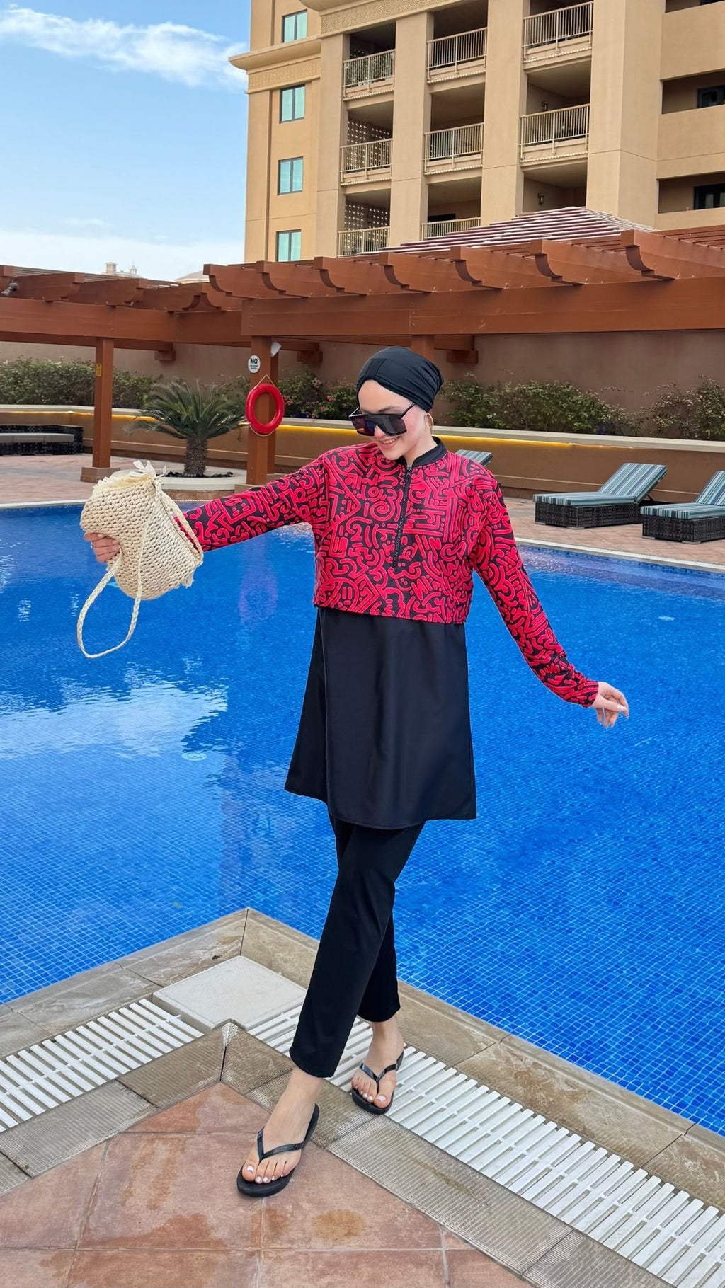 Yarım Dijital Baskılı Tesettür Mayo Renk - Siyah-Kırmızı 2