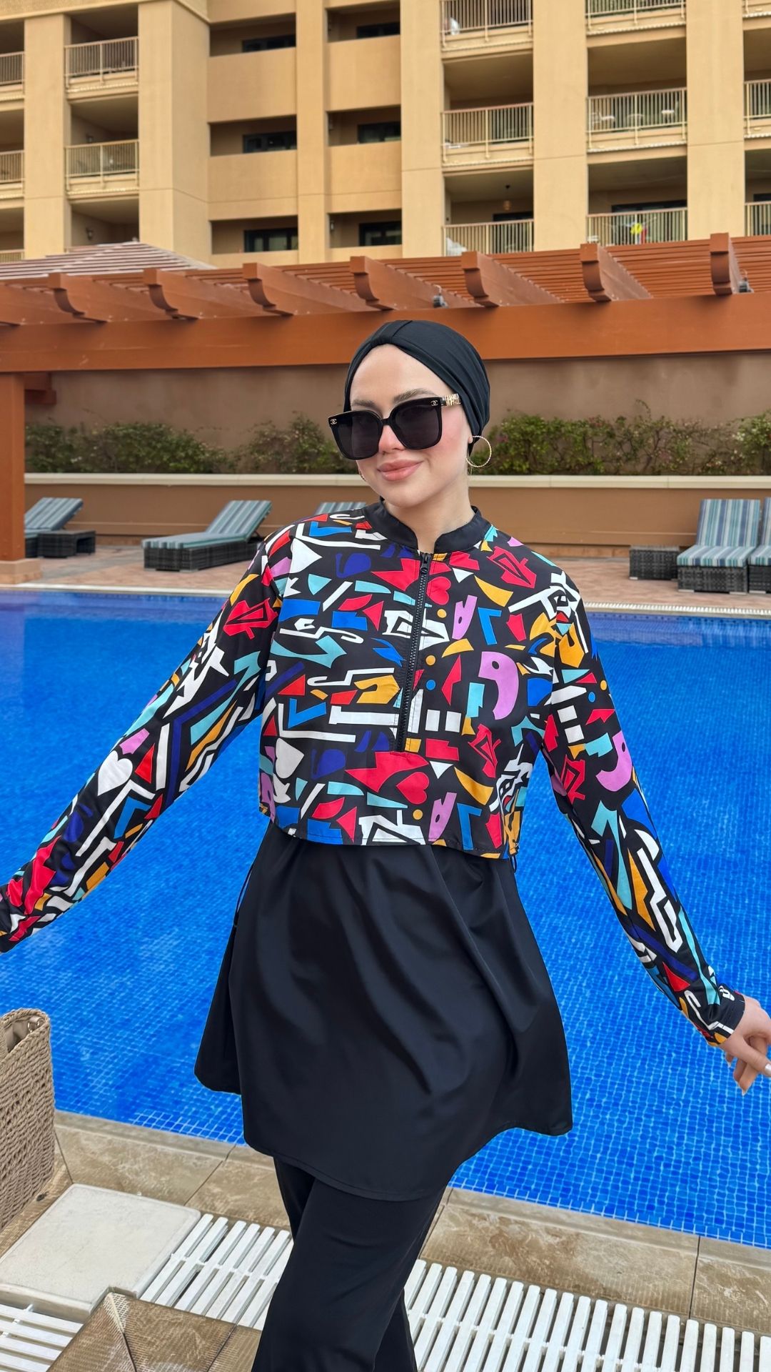 Yarım Dijital Baskılı Tesettür Mayo Renk - Siyah-Renkli Geometrik Desen 2