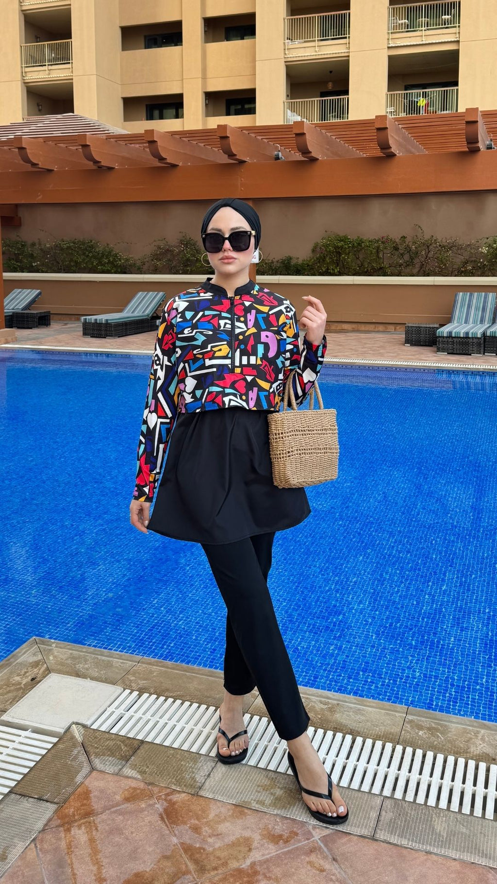 Yarım Dijital Baskılı Tesettür Mayo Renk - Siyah-Renkli Geometrik Desen 2