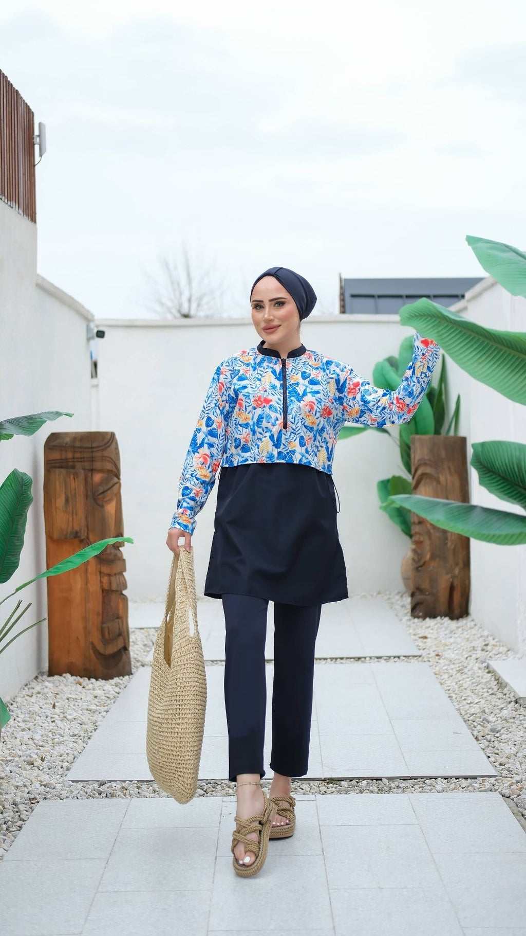 Yarım Dijital Baskılı Tesettür Mayo Renk - Lacivert-Renkli Çiçek Desenli