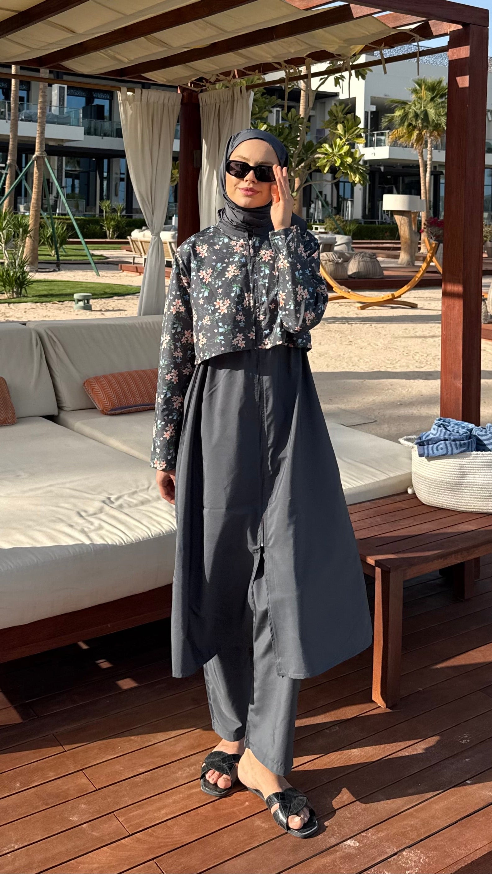 Yeni Desenli Uzun Tesettür Mayo Antrasit-Çiçek