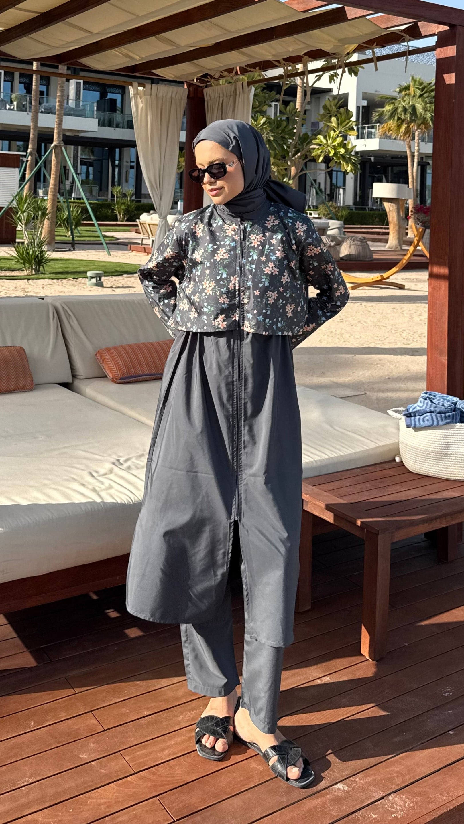 Yeni Desenli Uzun Tesettür Mayo Antrasit-Çiçek