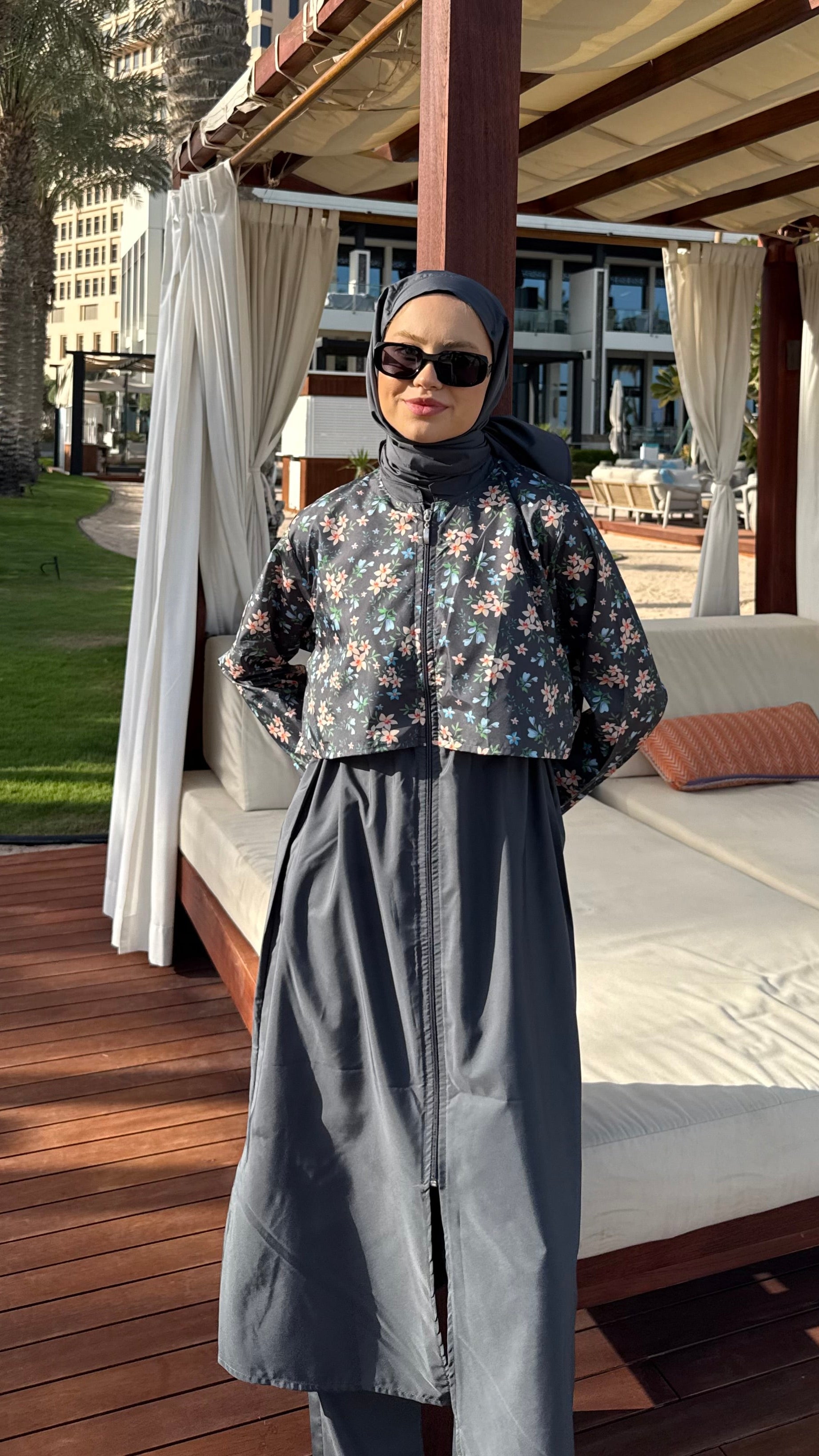 Yeni Desenli Uzun Tesettür Mayo Antrasit-Çiçek