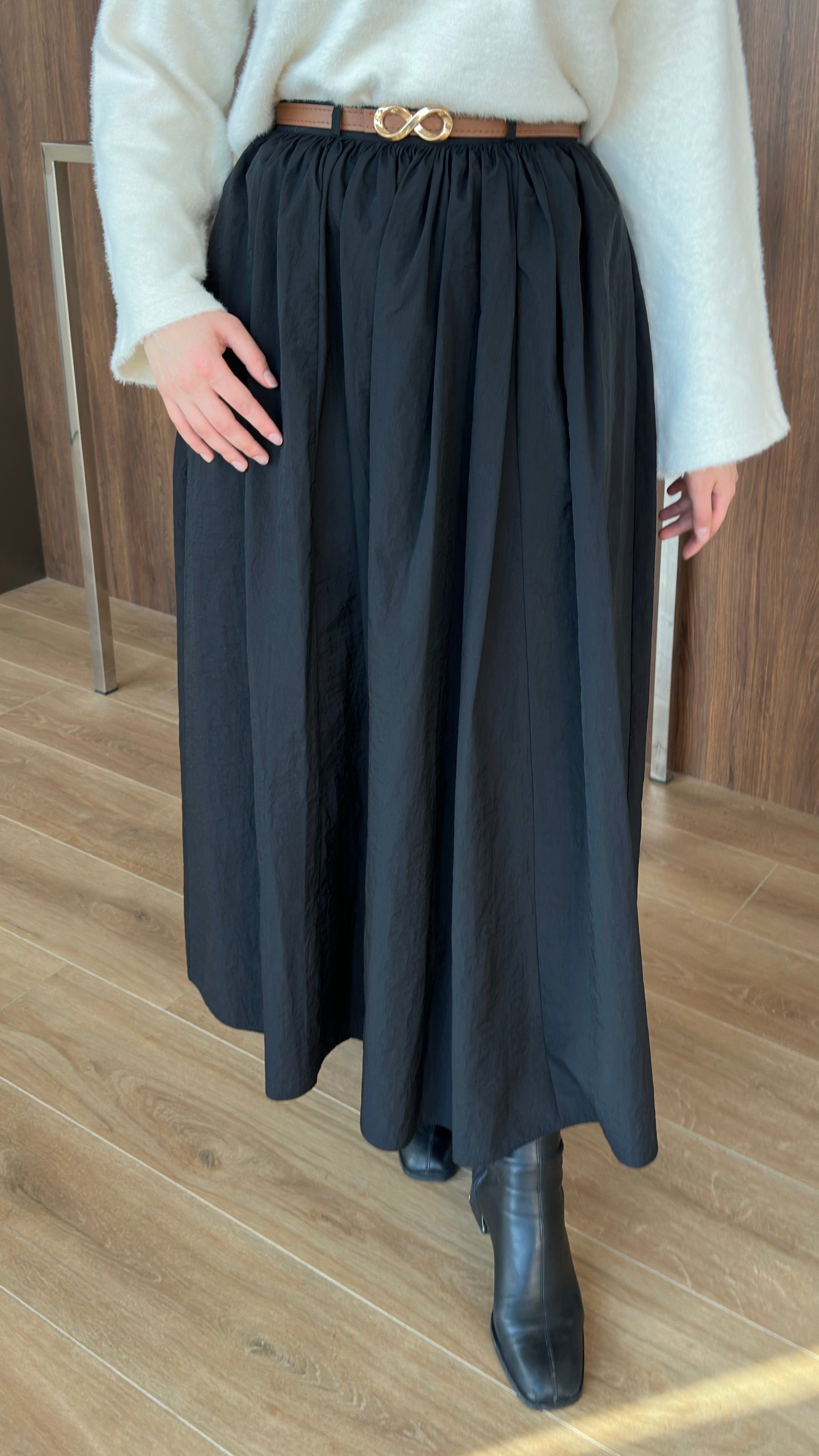 Paraşüt Kumaş Pileli Kloş Etek Siyah