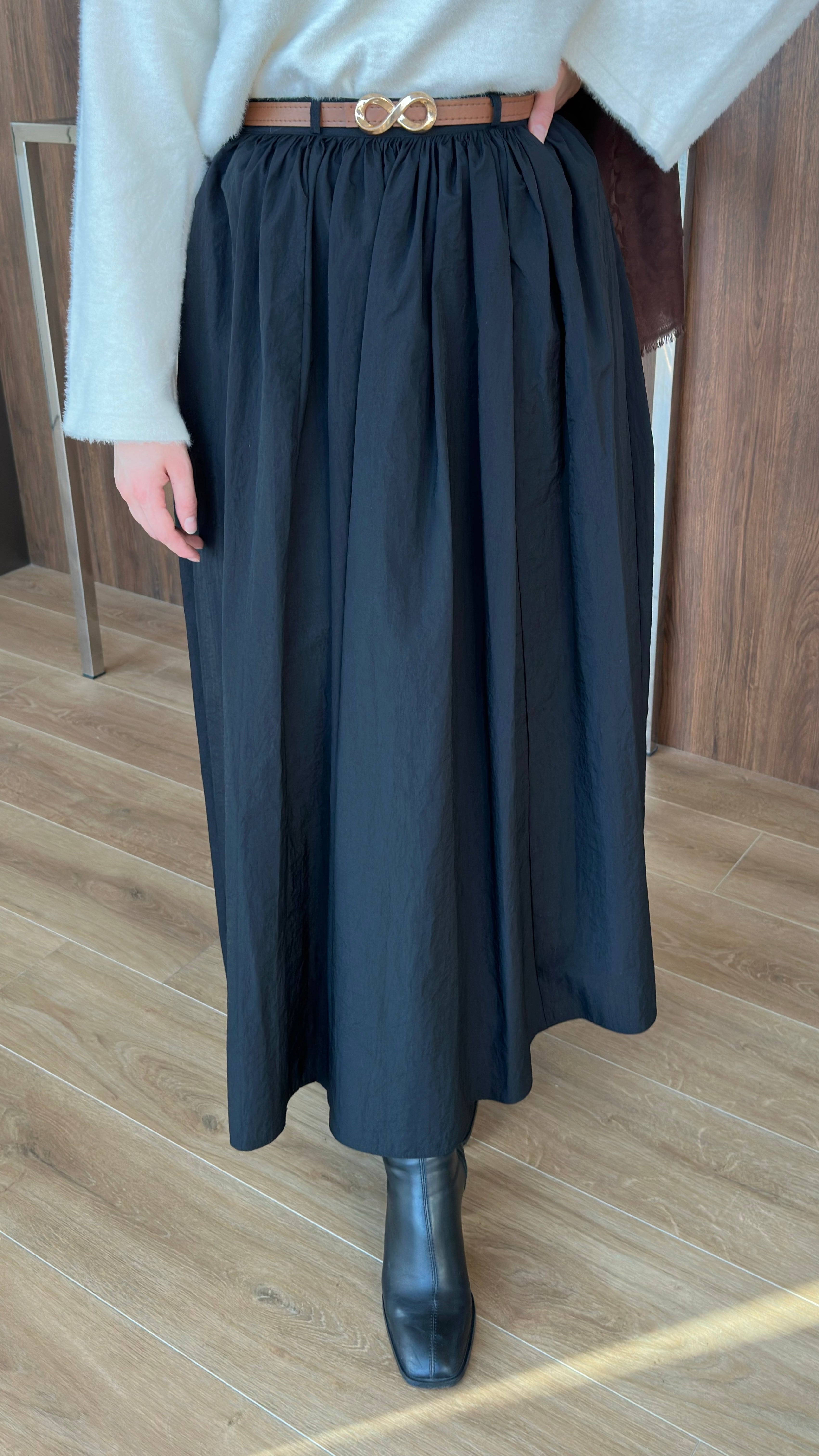 Paraşüt Kumaş Pileli Kloş Etek Siyah