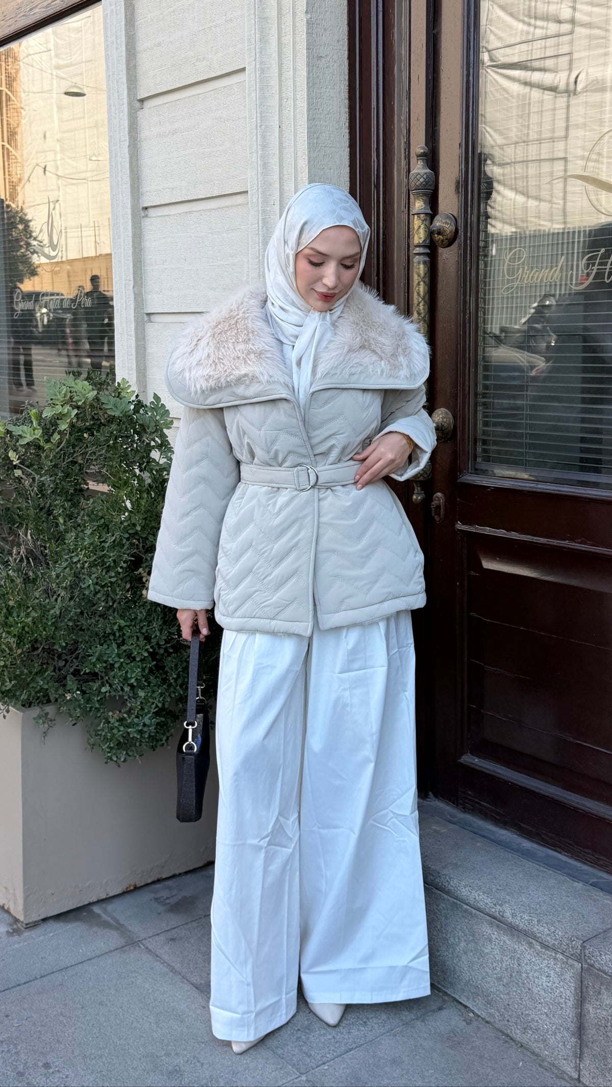 Elsa Kürklü Mont Bej