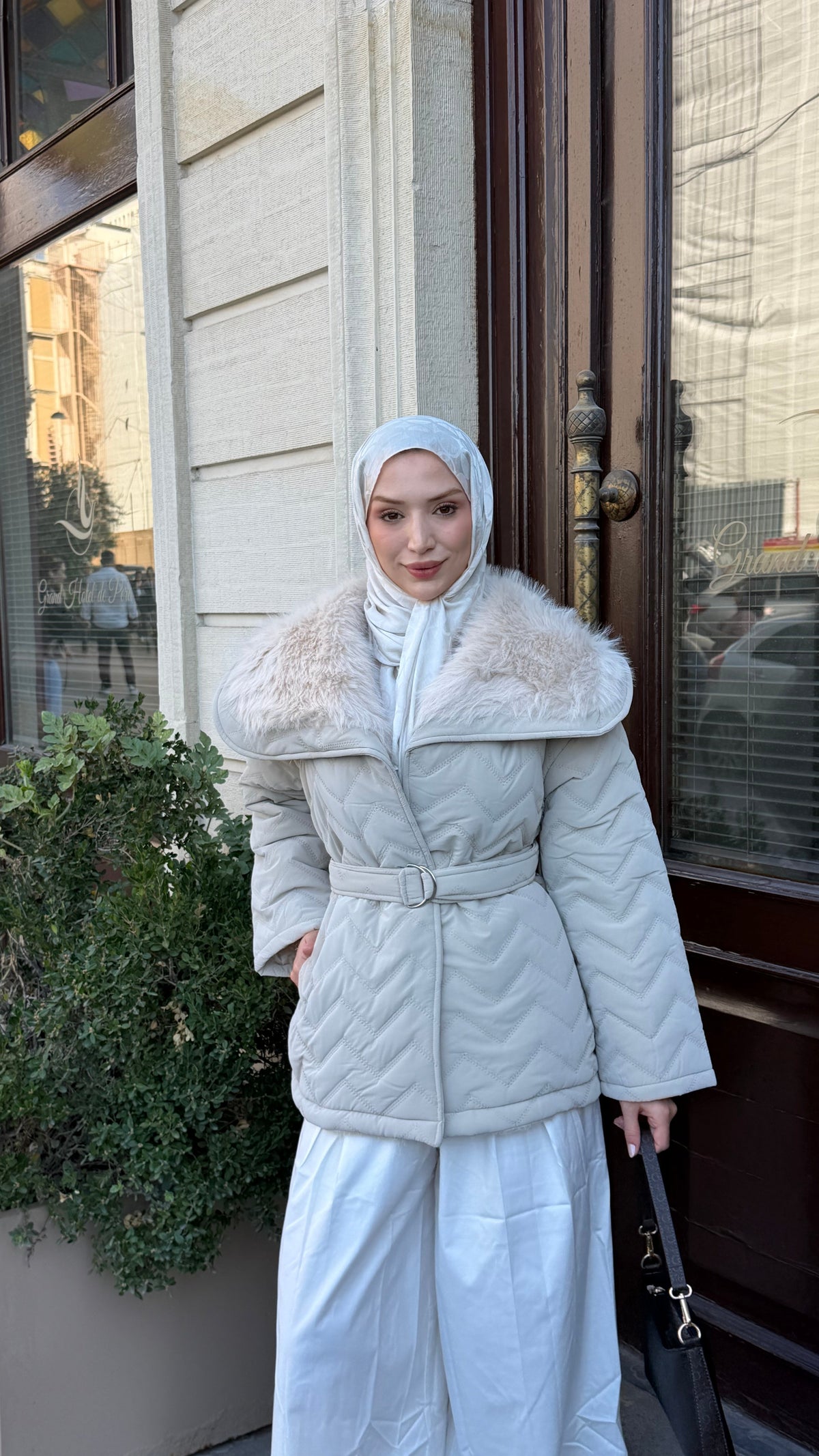 Elsa Kürklü Mont Bej