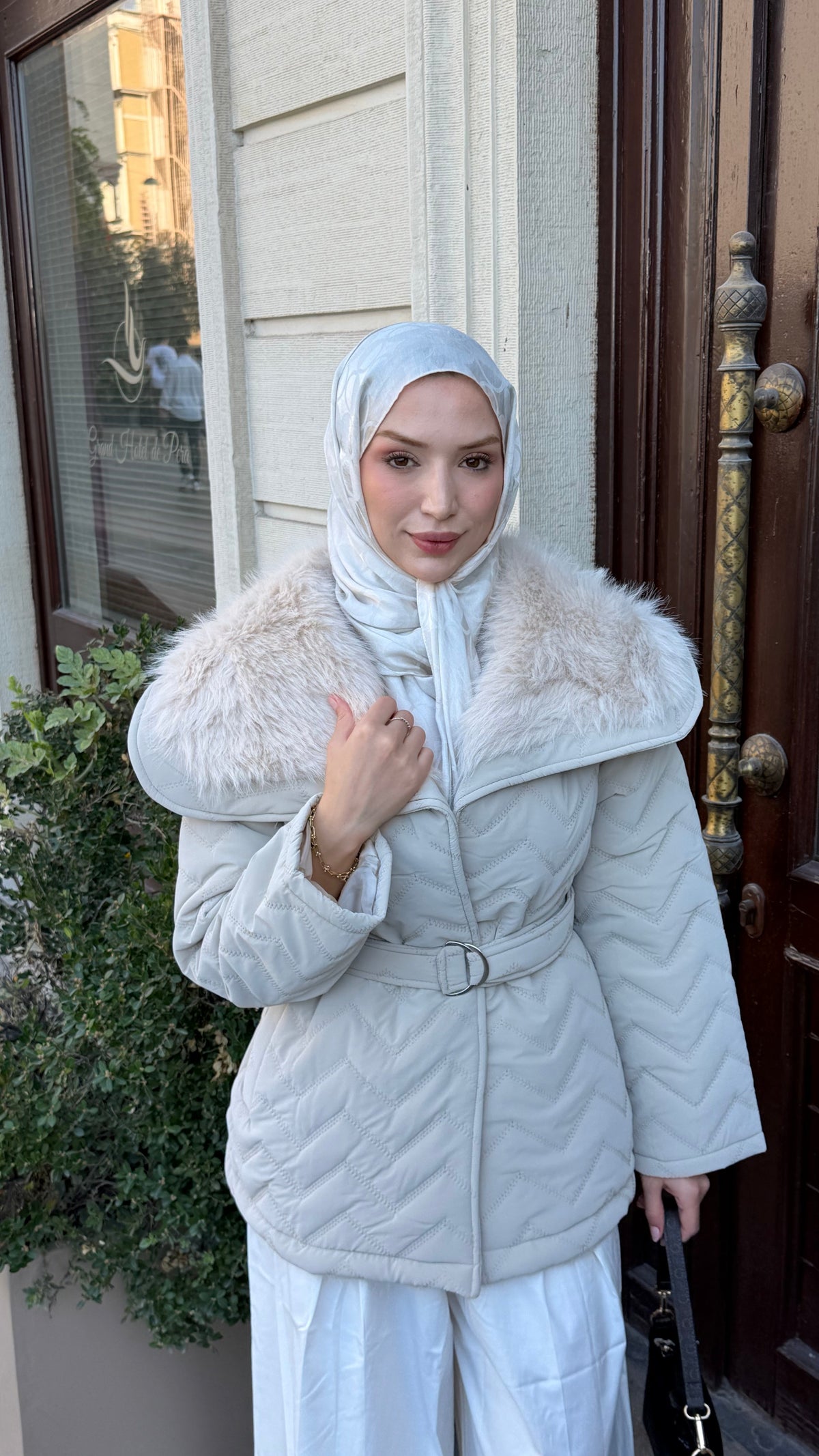 Elsa Kürklü Mont Bej