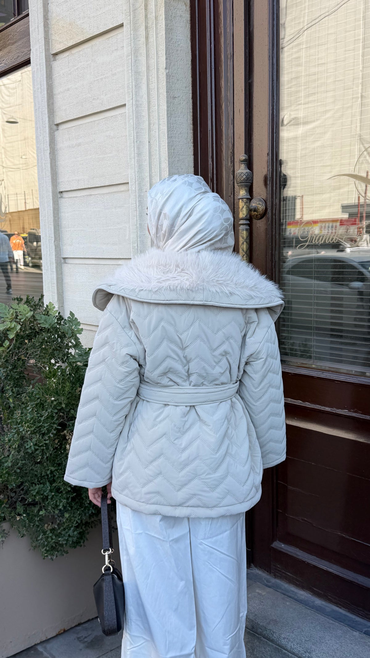 Elsa Kürklü Mont Bej